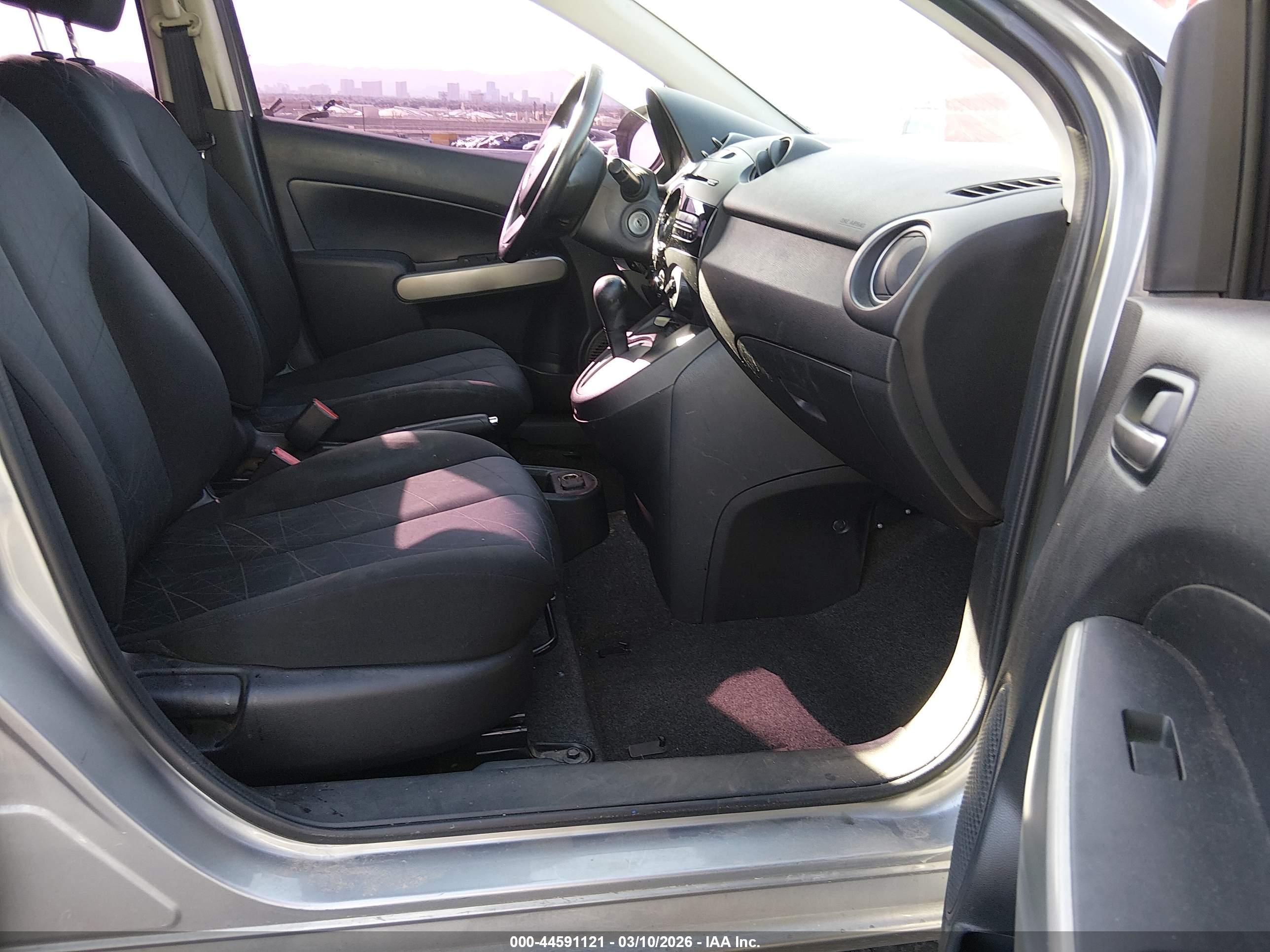 MAZDA MAZDA2 image 5
