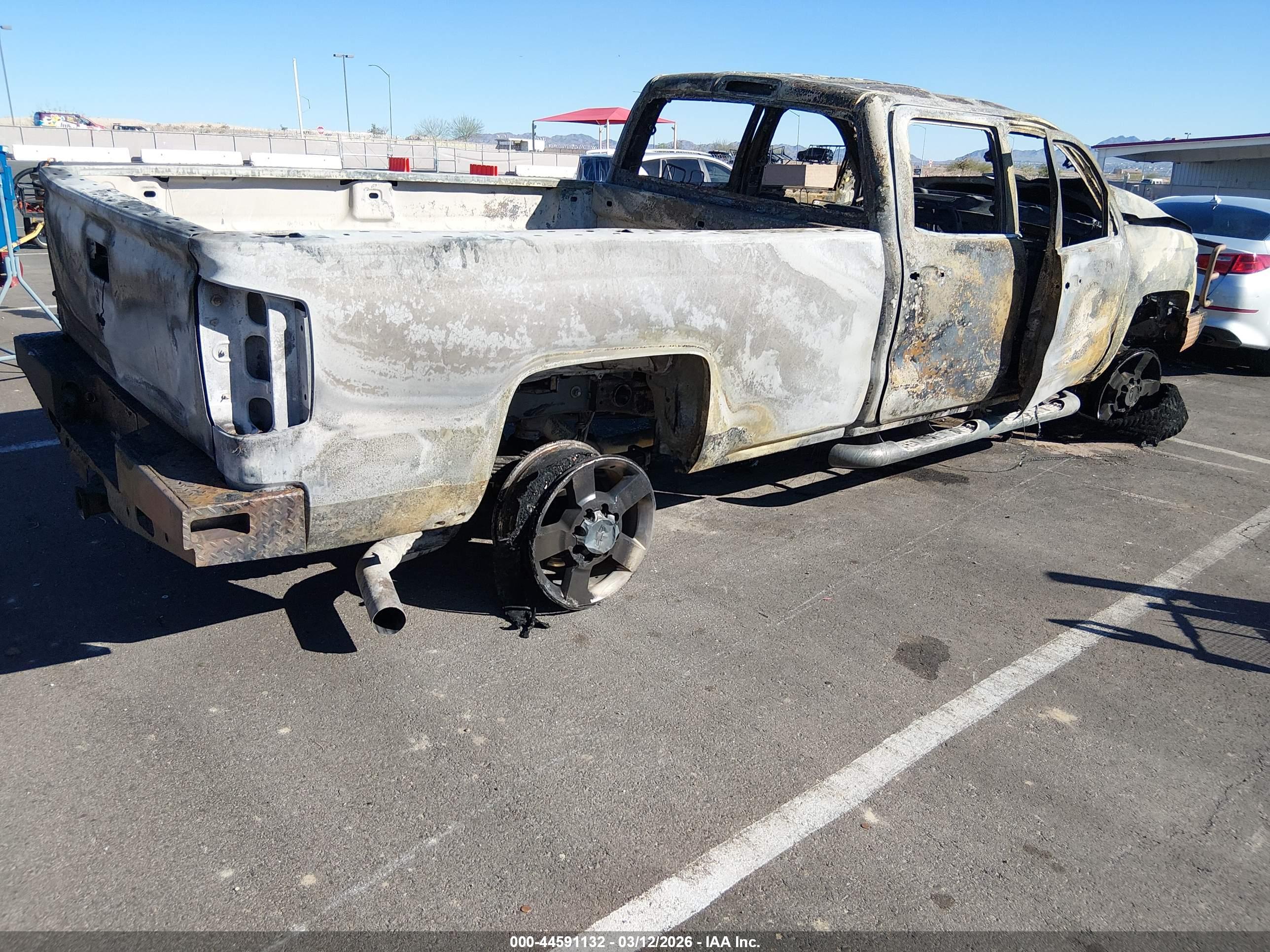 CHEVROLET SILVERADO image 4