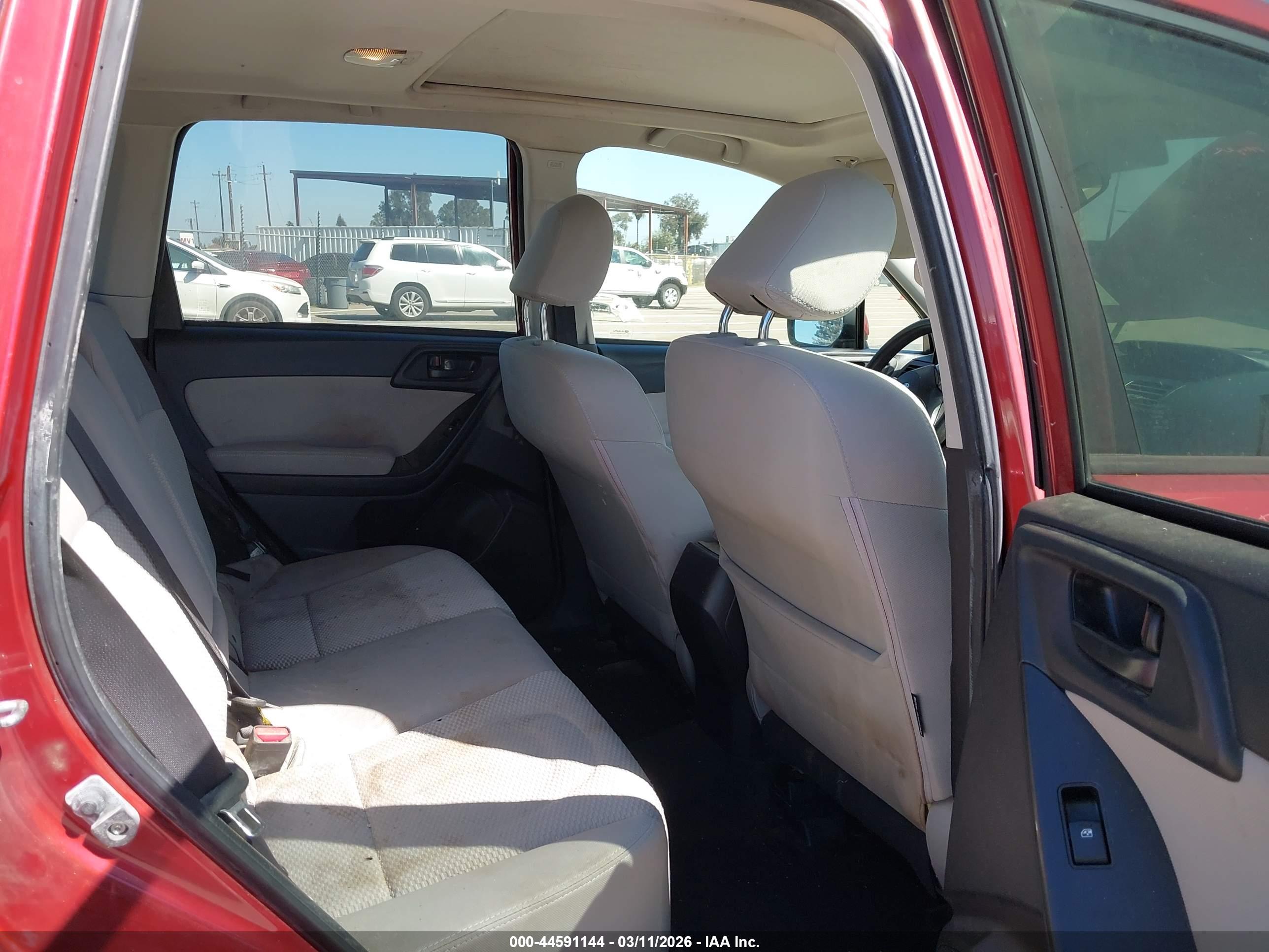 SUBARU FORESTER image 8