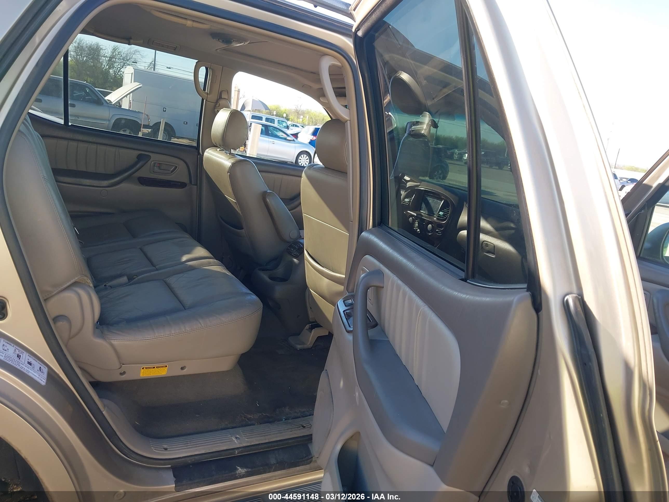 TOYOTA SEQUOIA image 8