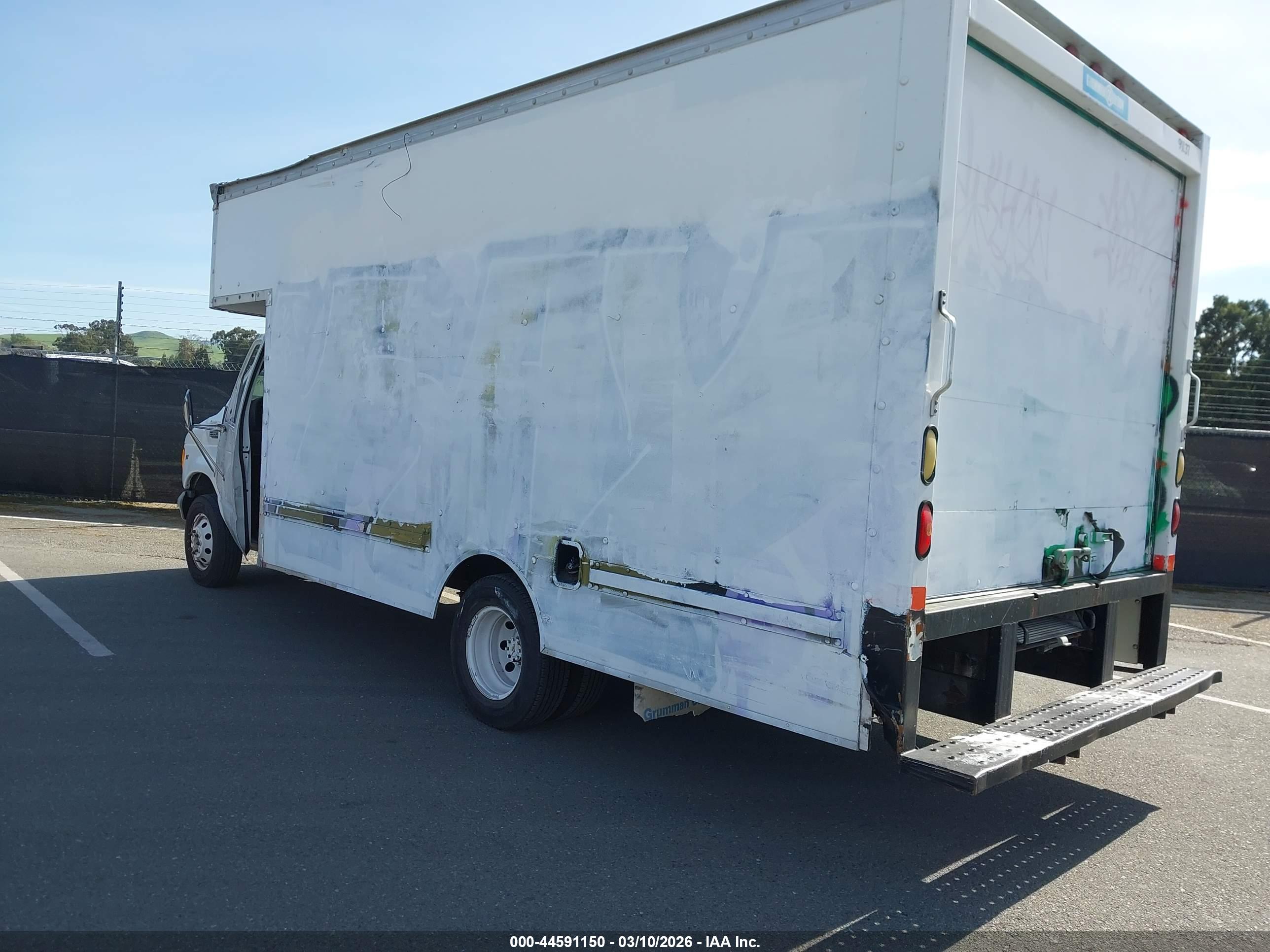 FORD E-350 image 3