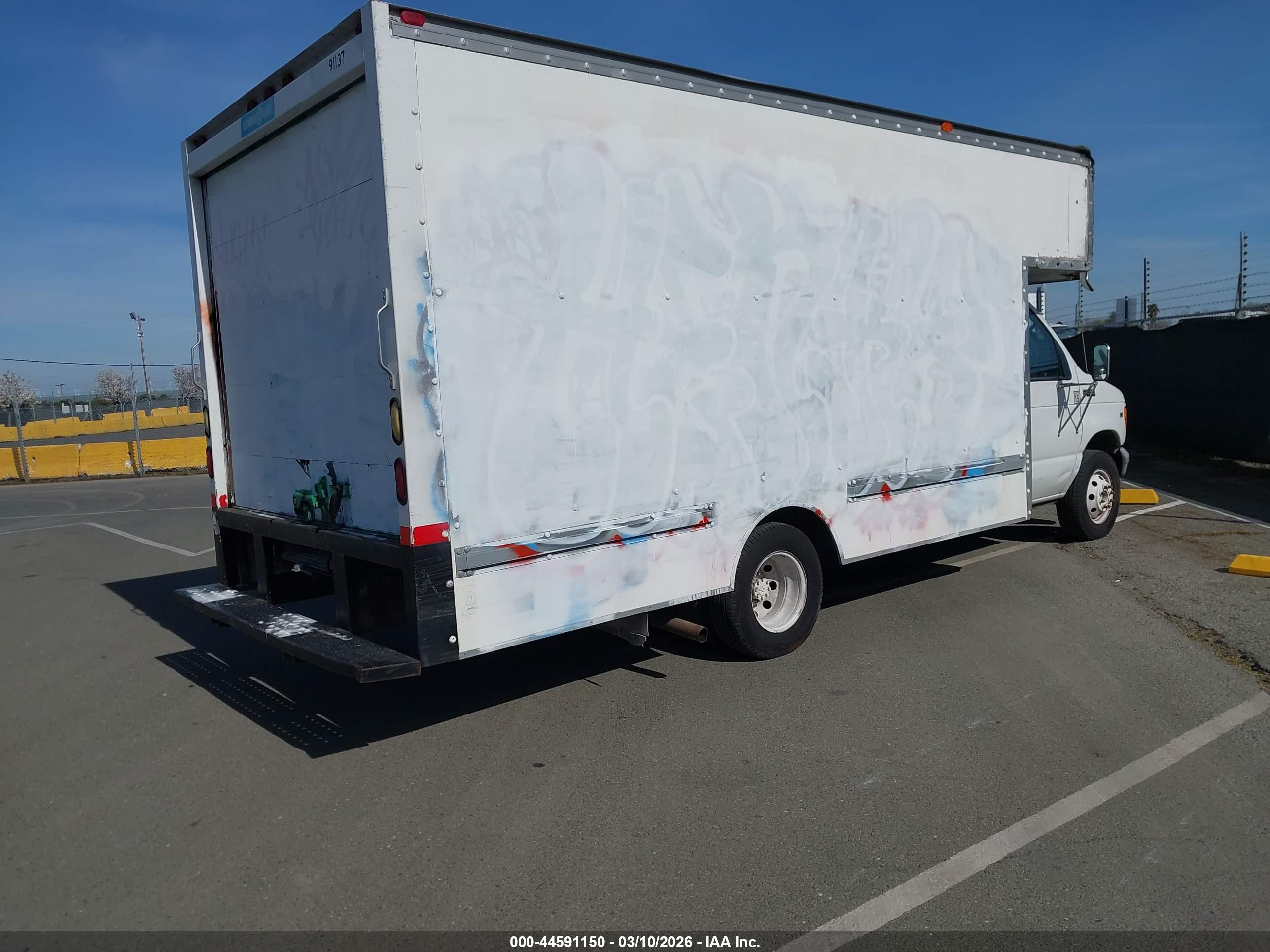 FORD E-350 image 4