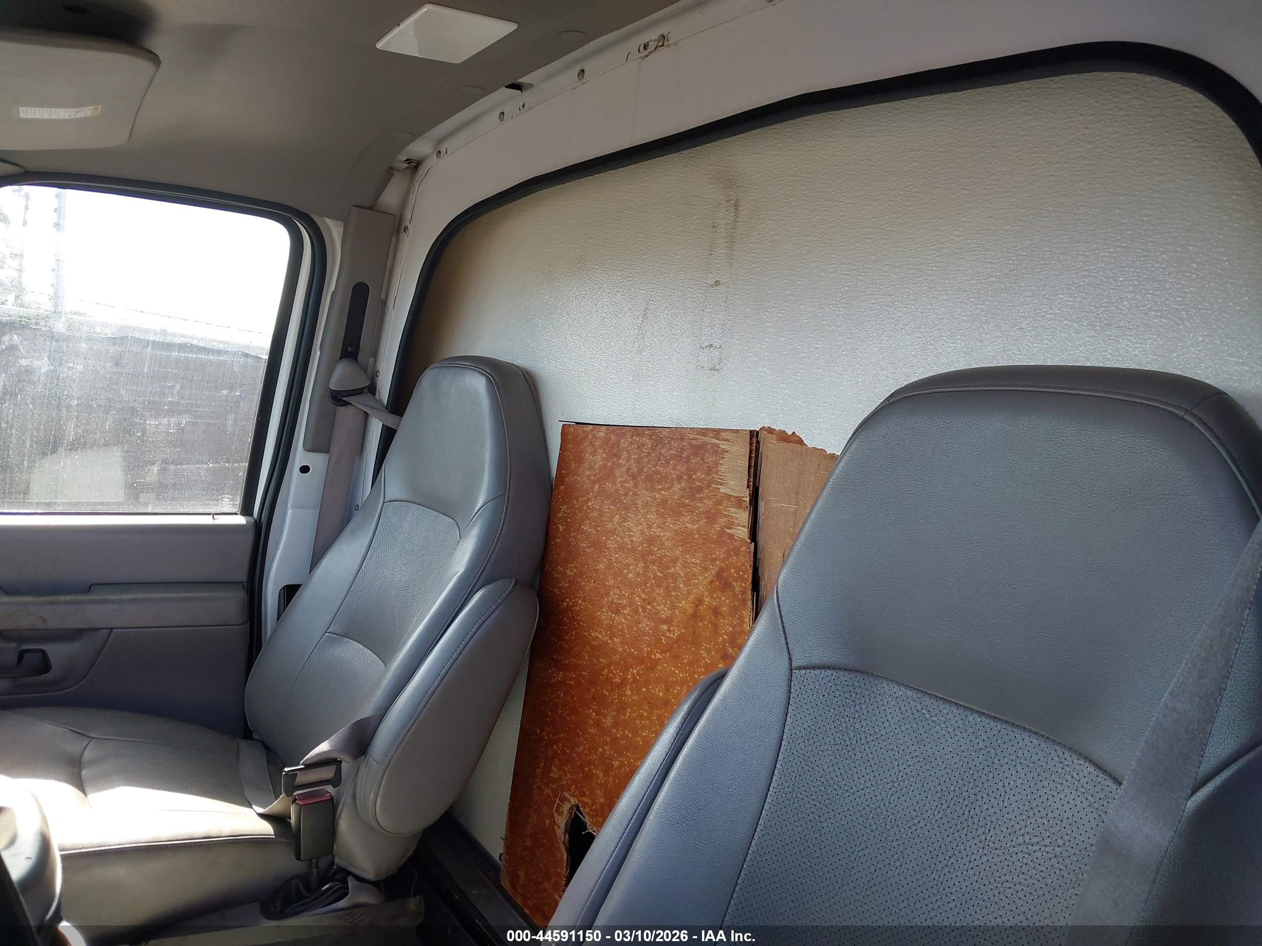 FORD E-350 image 7