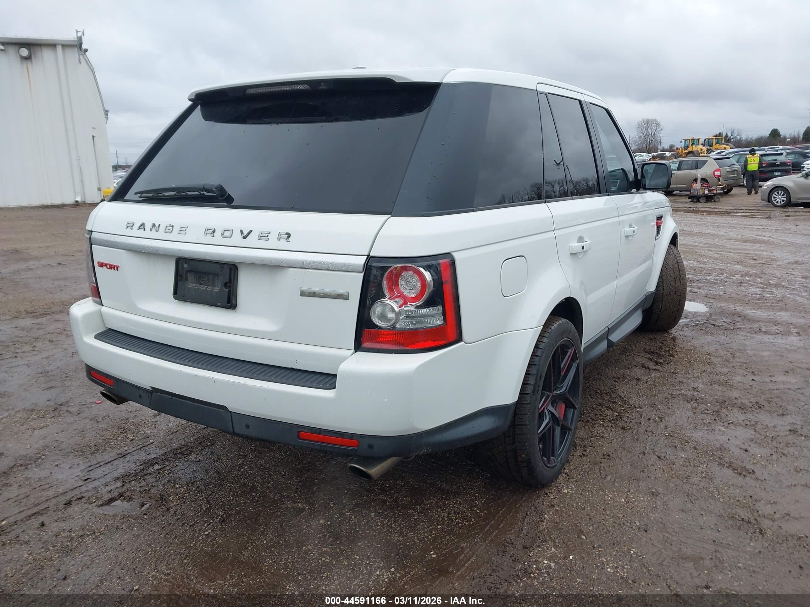 LAND ROVER image 4