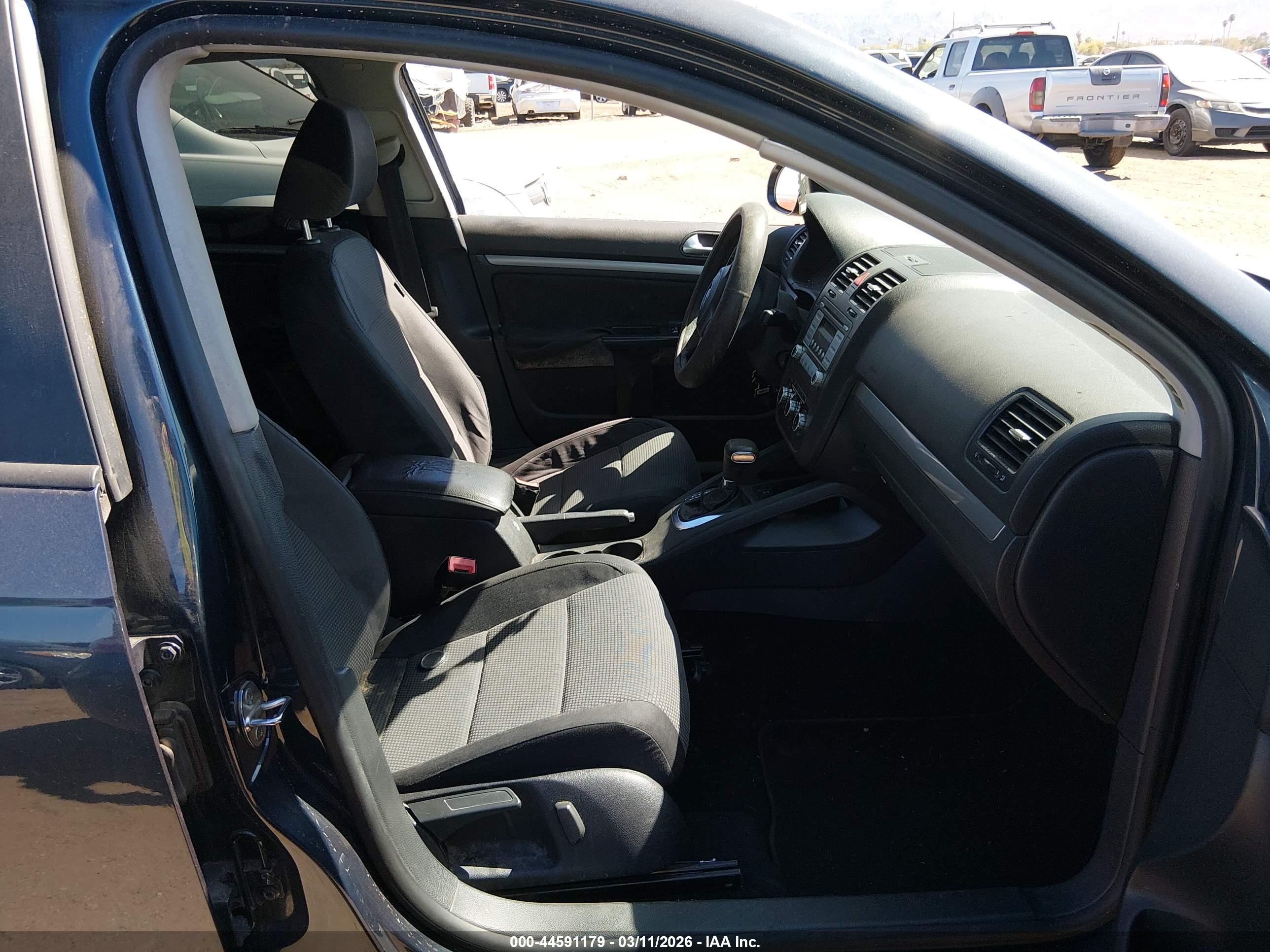 VOLKSWAGEN JETTA image 5