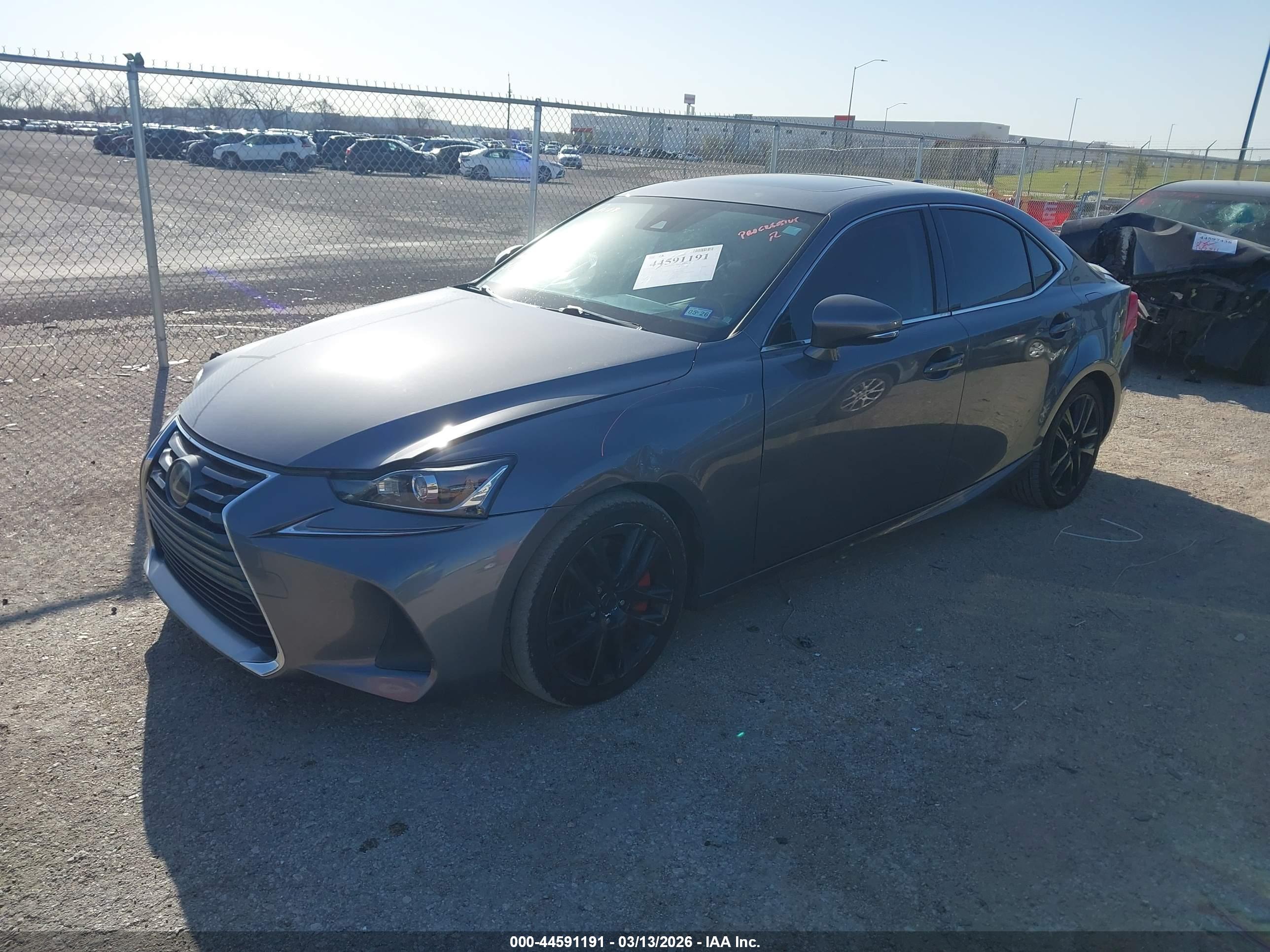 LEXUS IS image 2