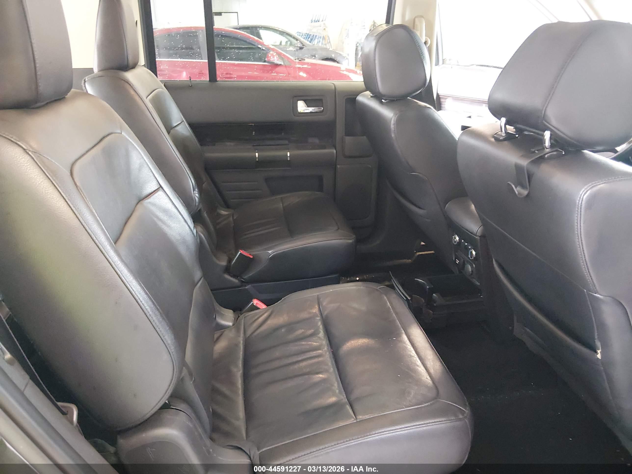 FORD FLEX image 8