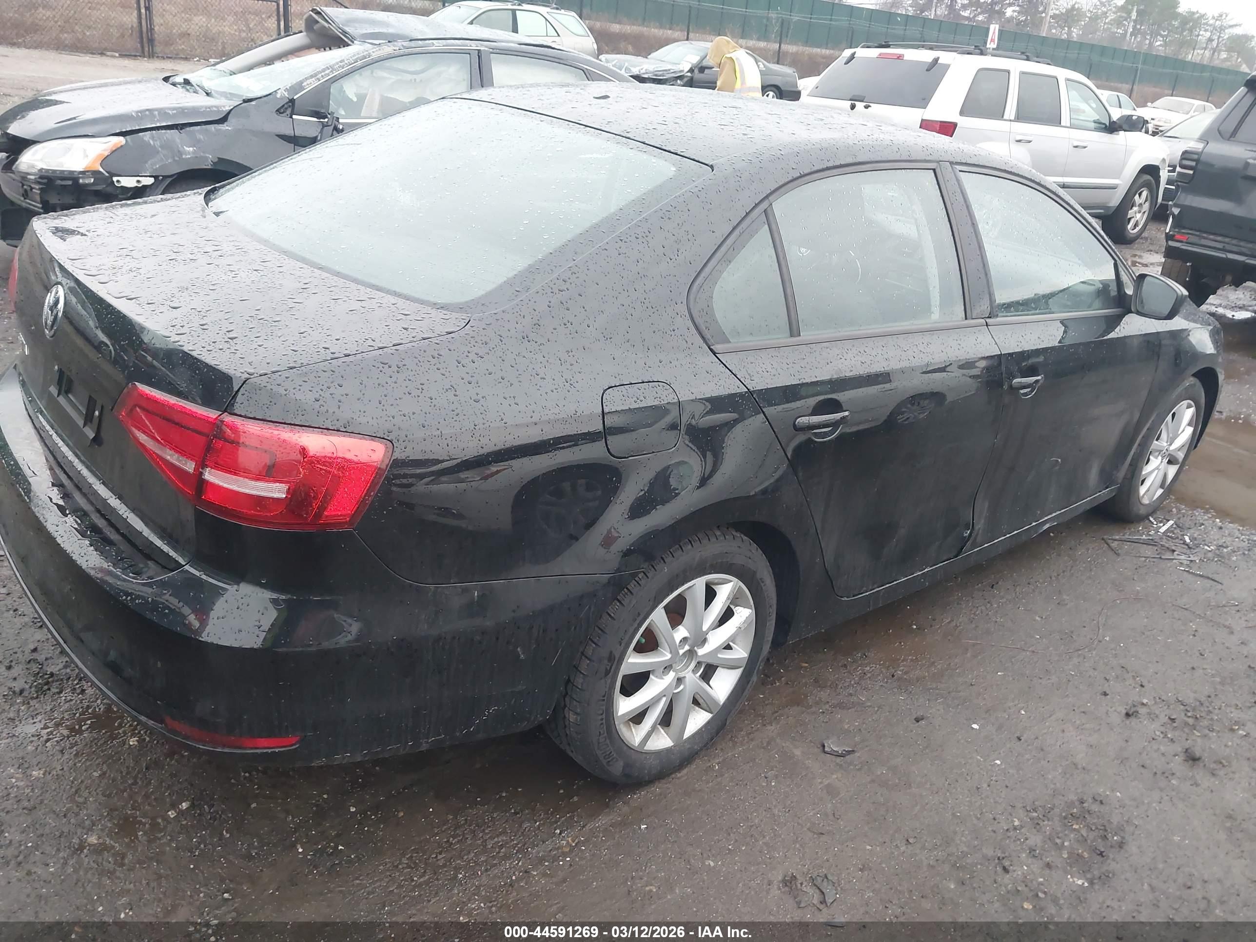 VOLKSWAGEN JETTA image 4