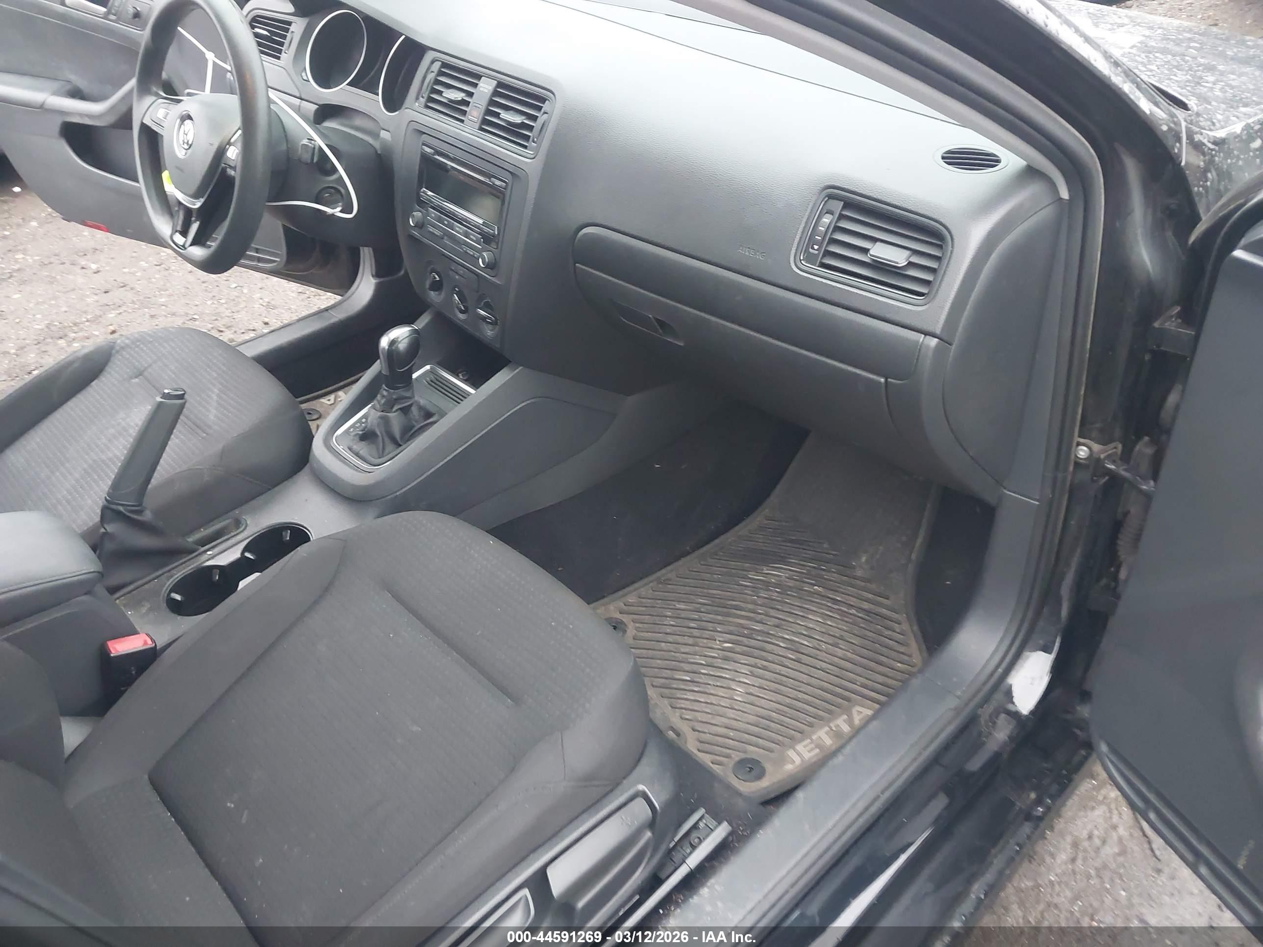 VOLKSWAGEN JETTA image 5