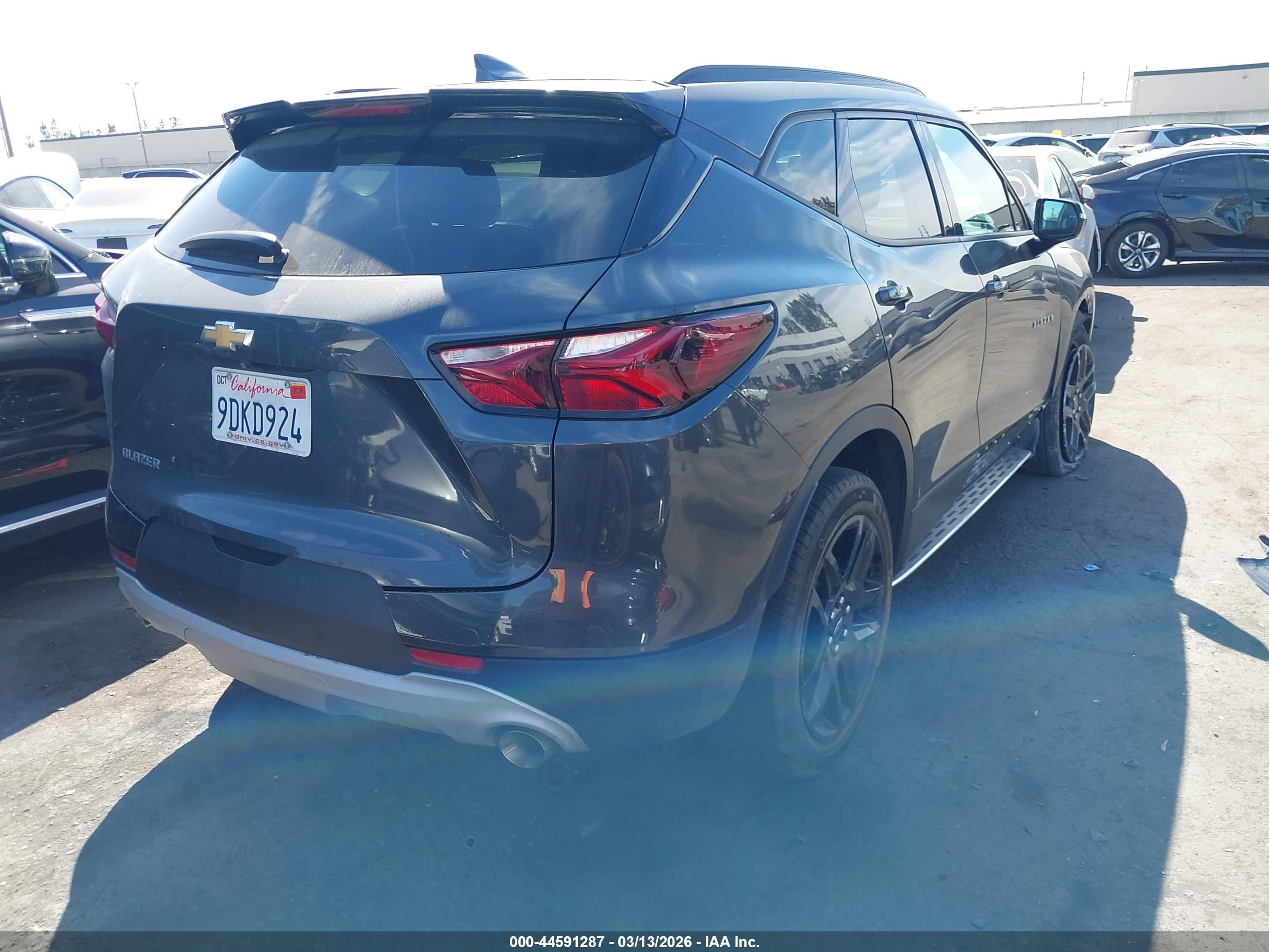 CHEVROLET BLAZER image 4