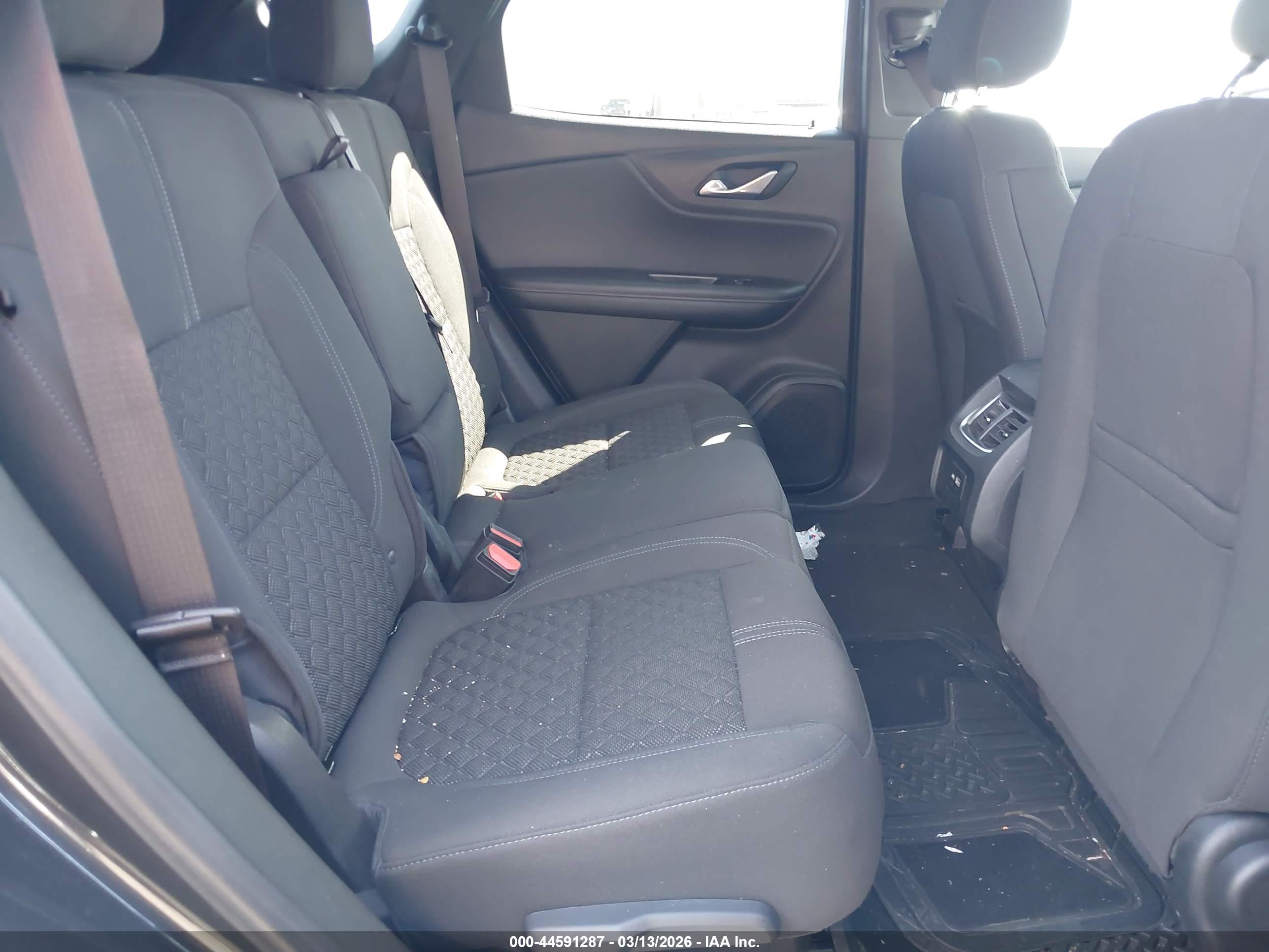 CHEVROLET BLAZER image 8