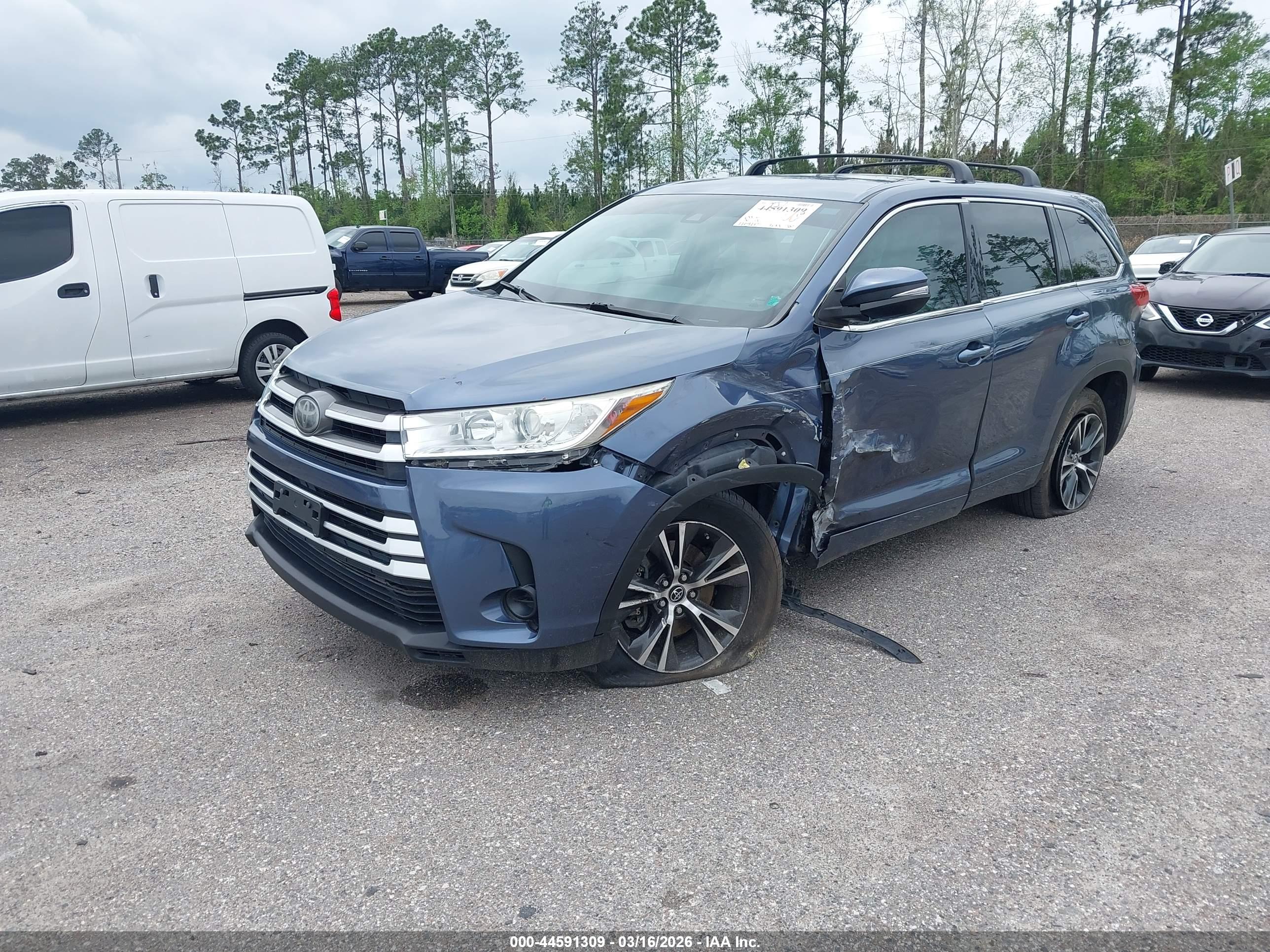 TOYOTA HIGHLANDER image 2