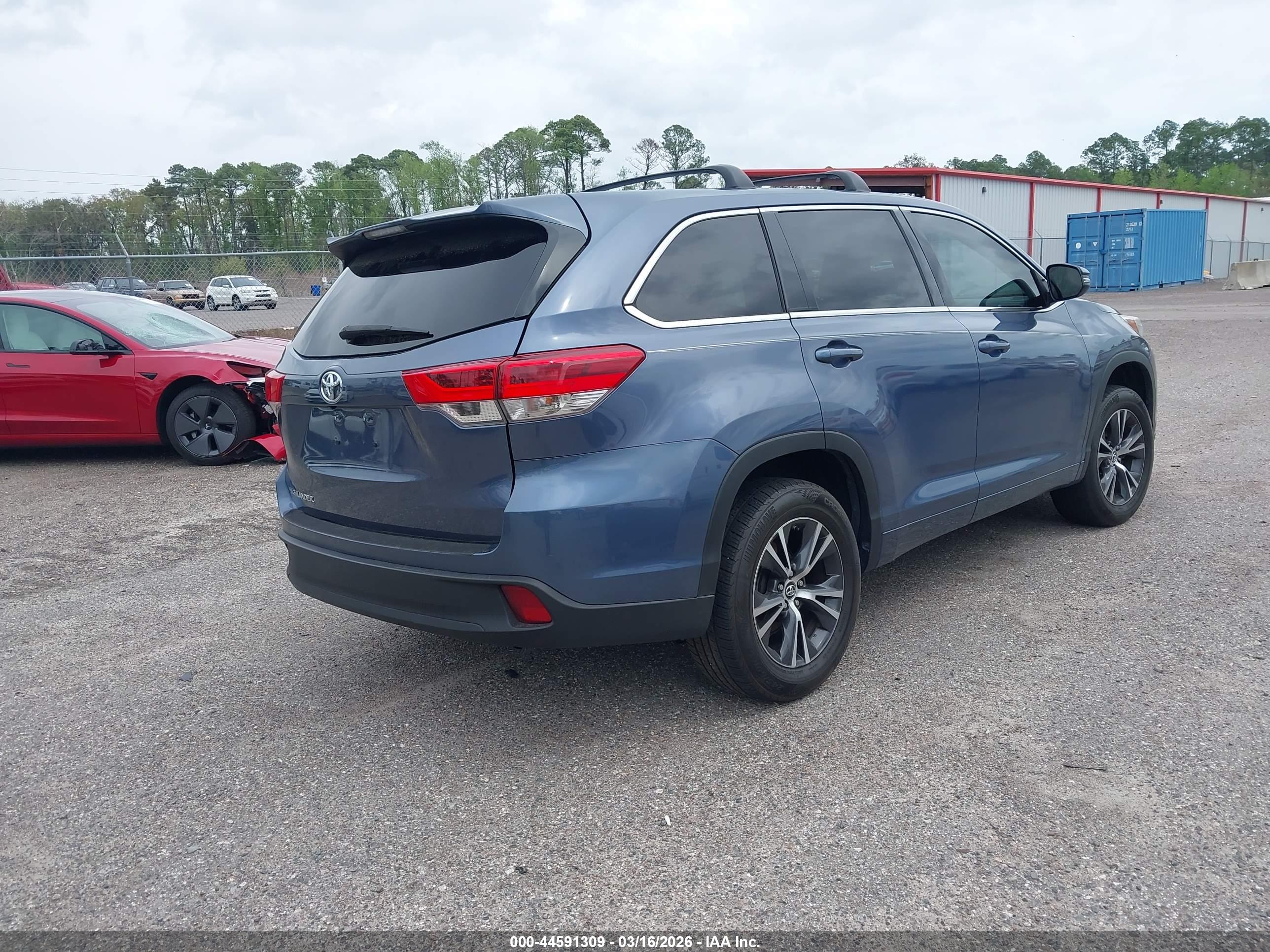 TOYOTA HIGHLANDER image 4