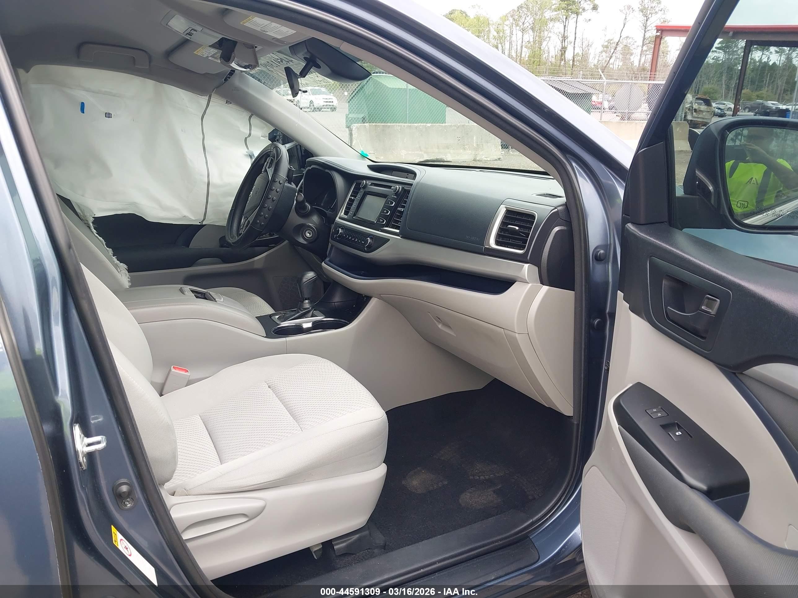 TOYOTA HIGHLANDER image 5