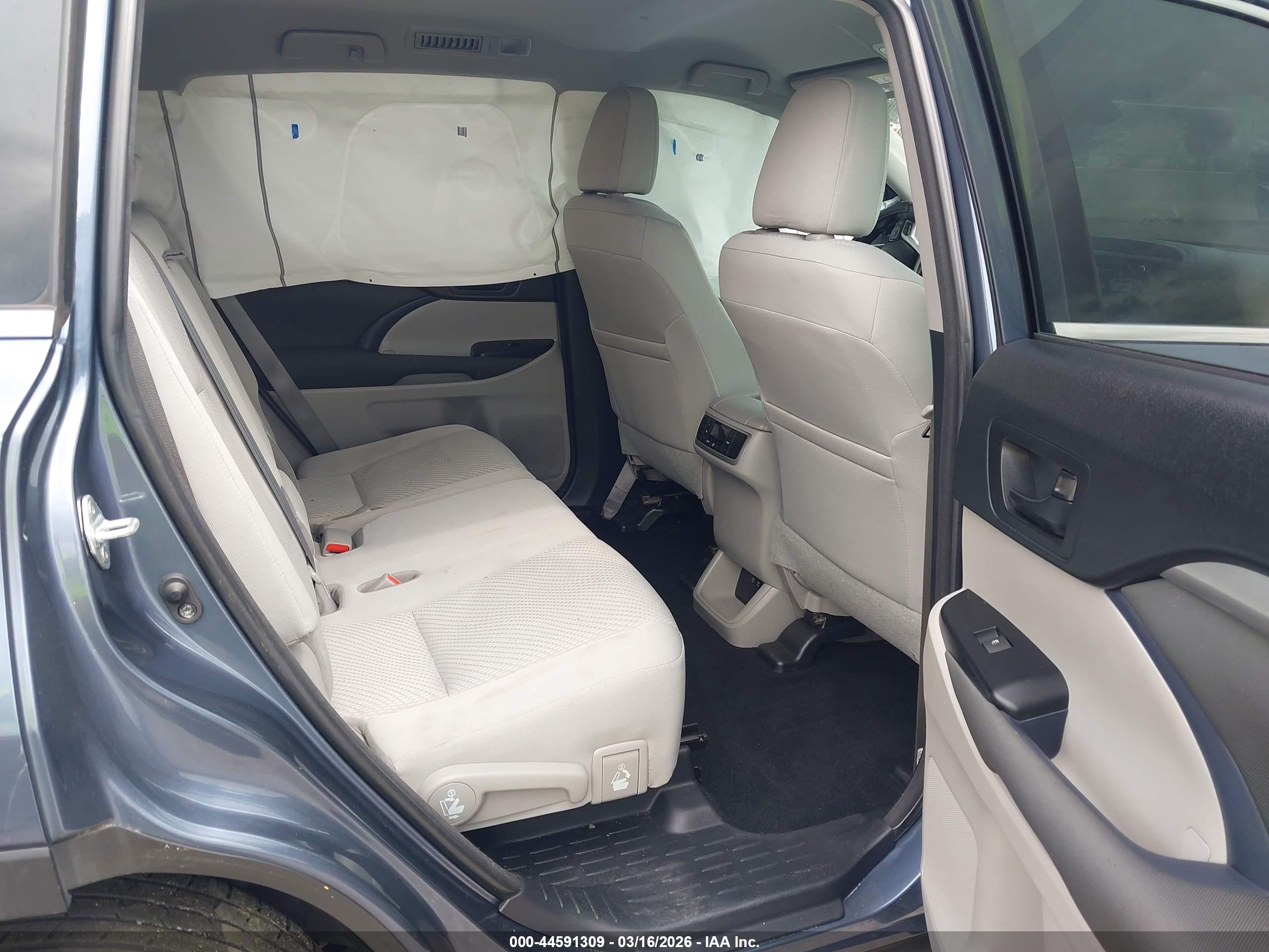 TOYOTA HIGHLANDER image 8