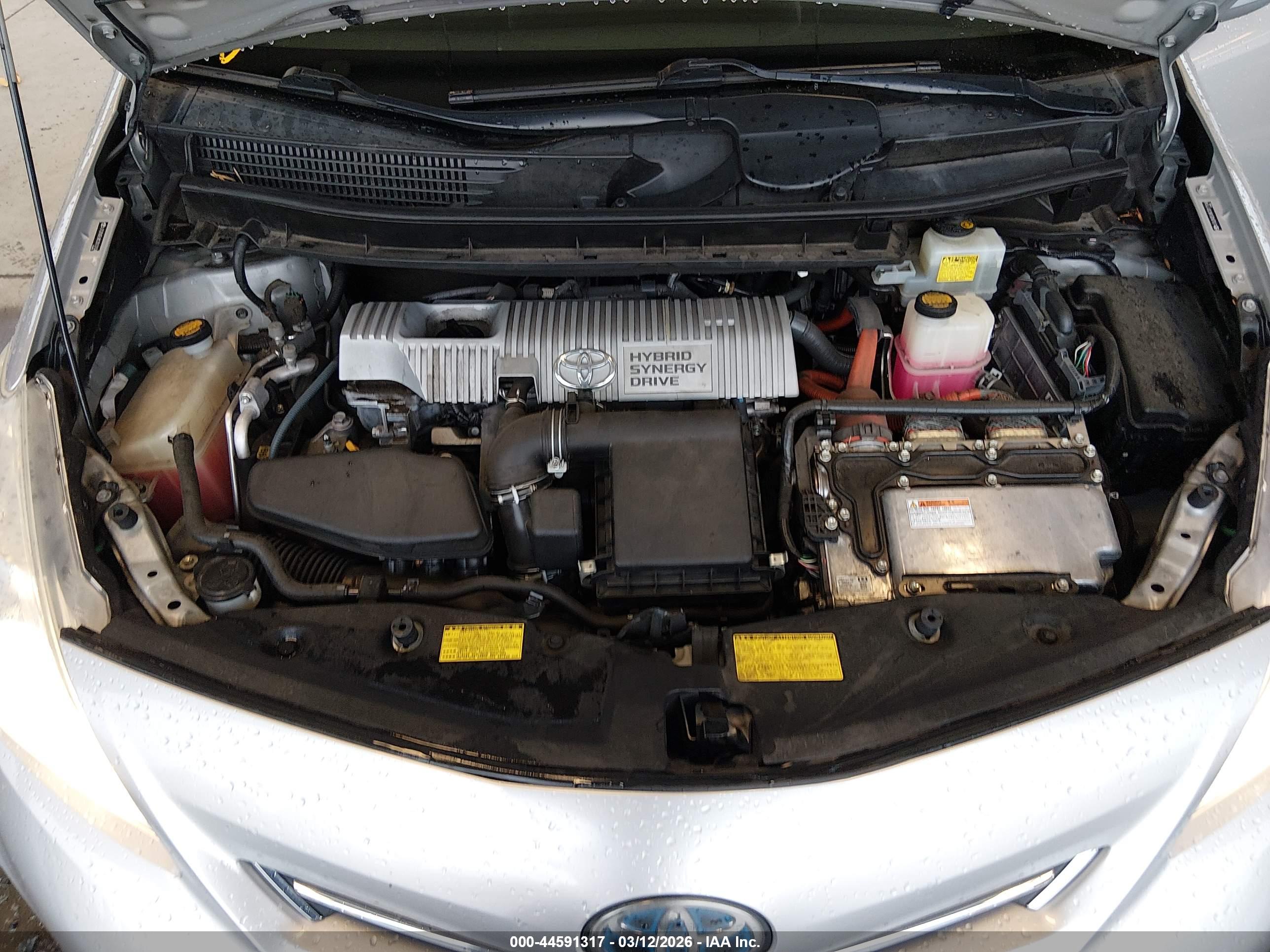 TOYOTA PRIUS image 10