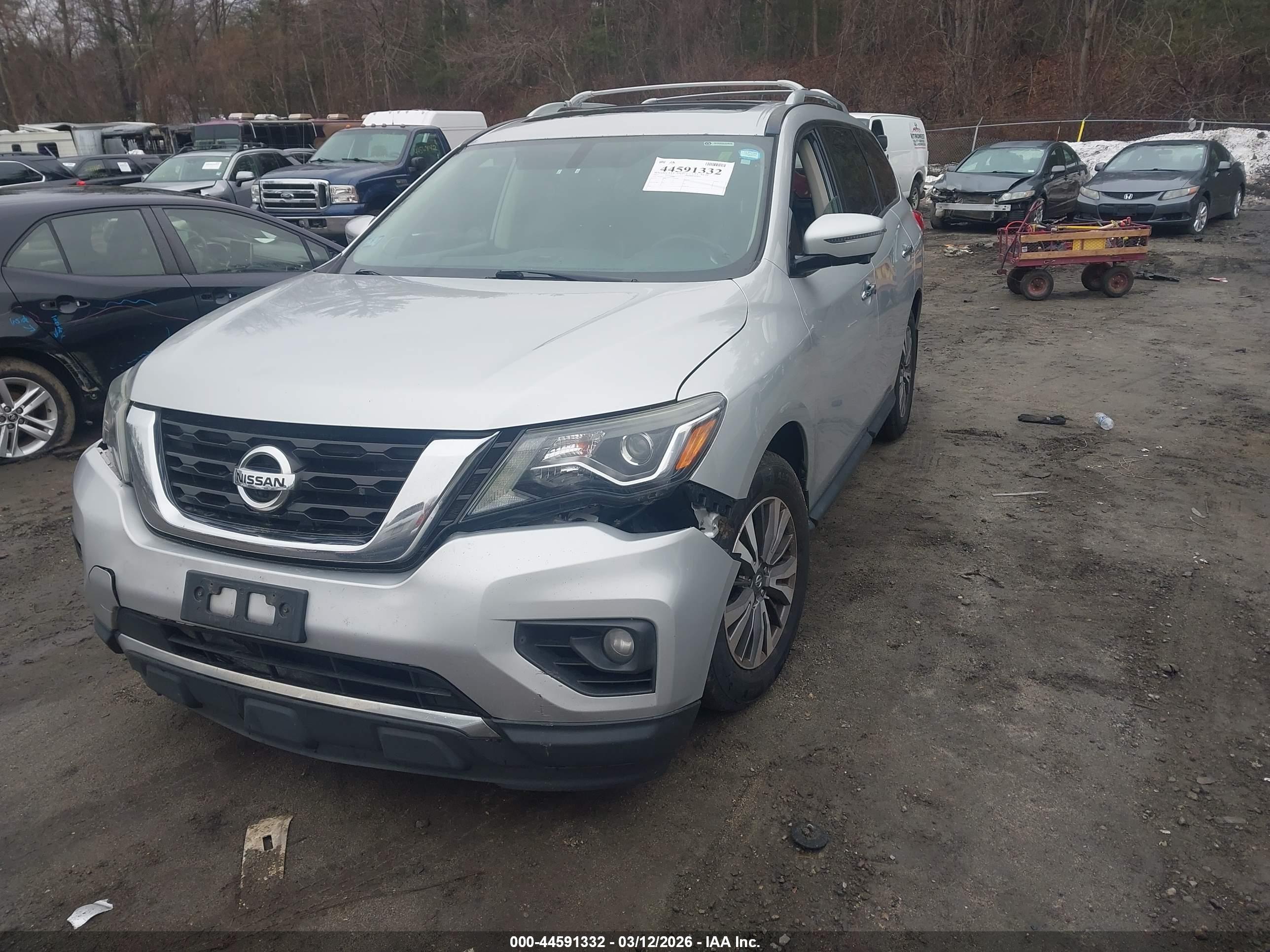 NISSAN PATHFINDER image 2