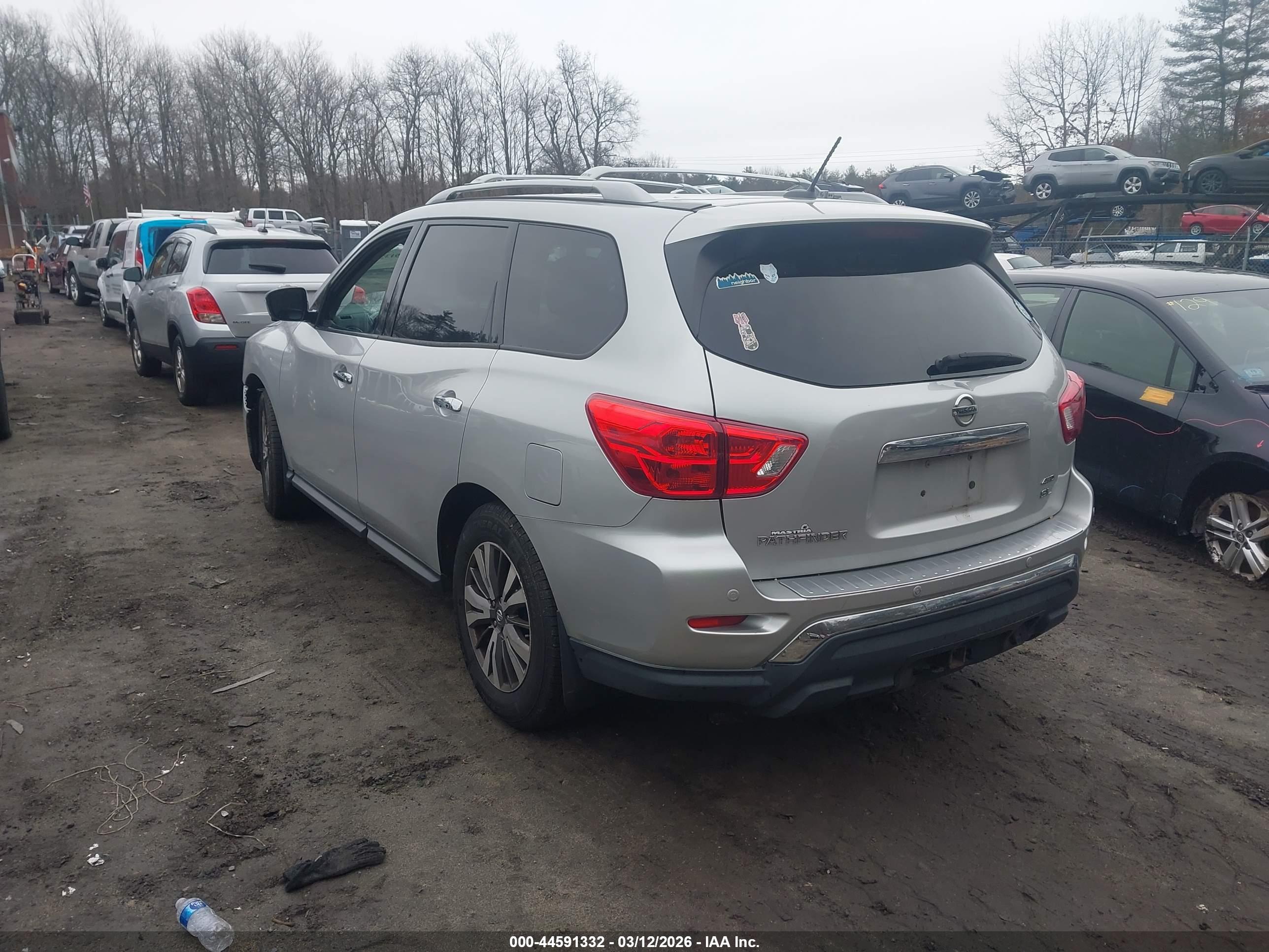 NISSAN PATHFINDER image 3