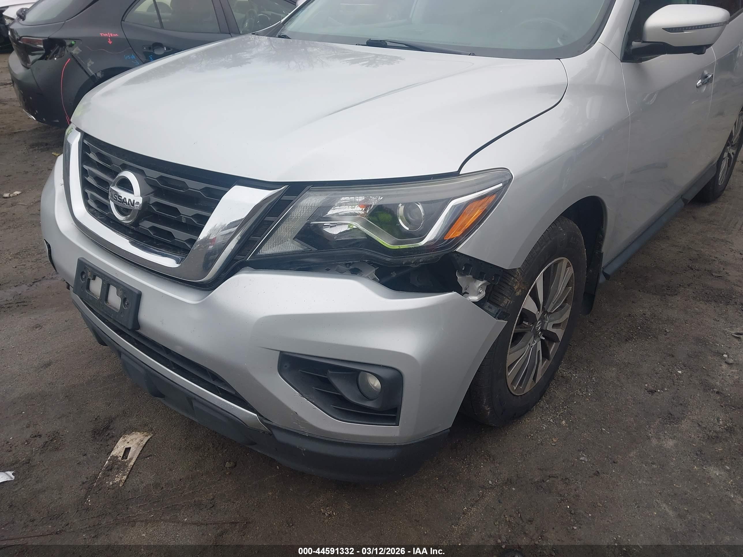 NISSAN PATHFINDER image 6