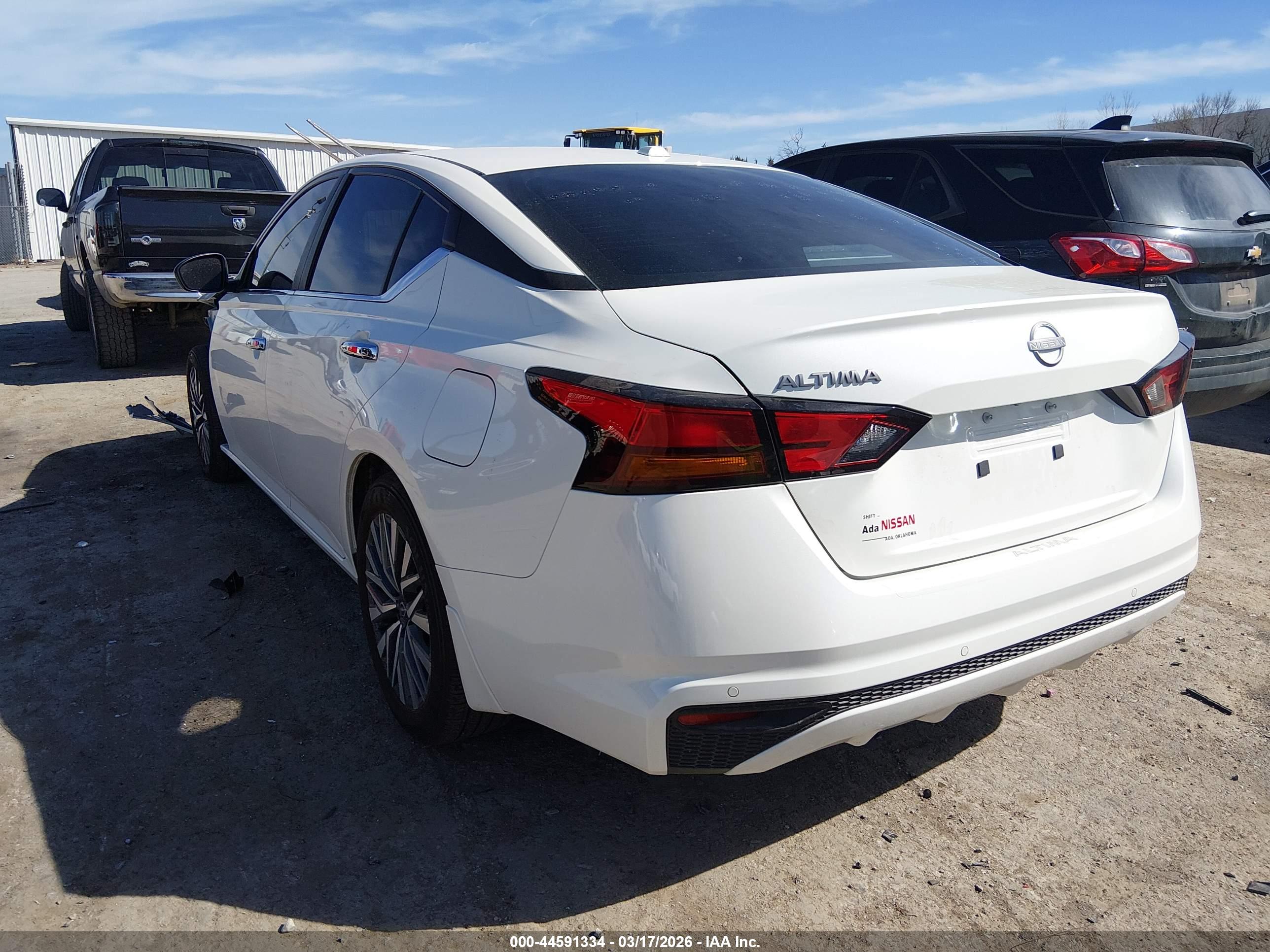 NISSAN ALTIMA image 3