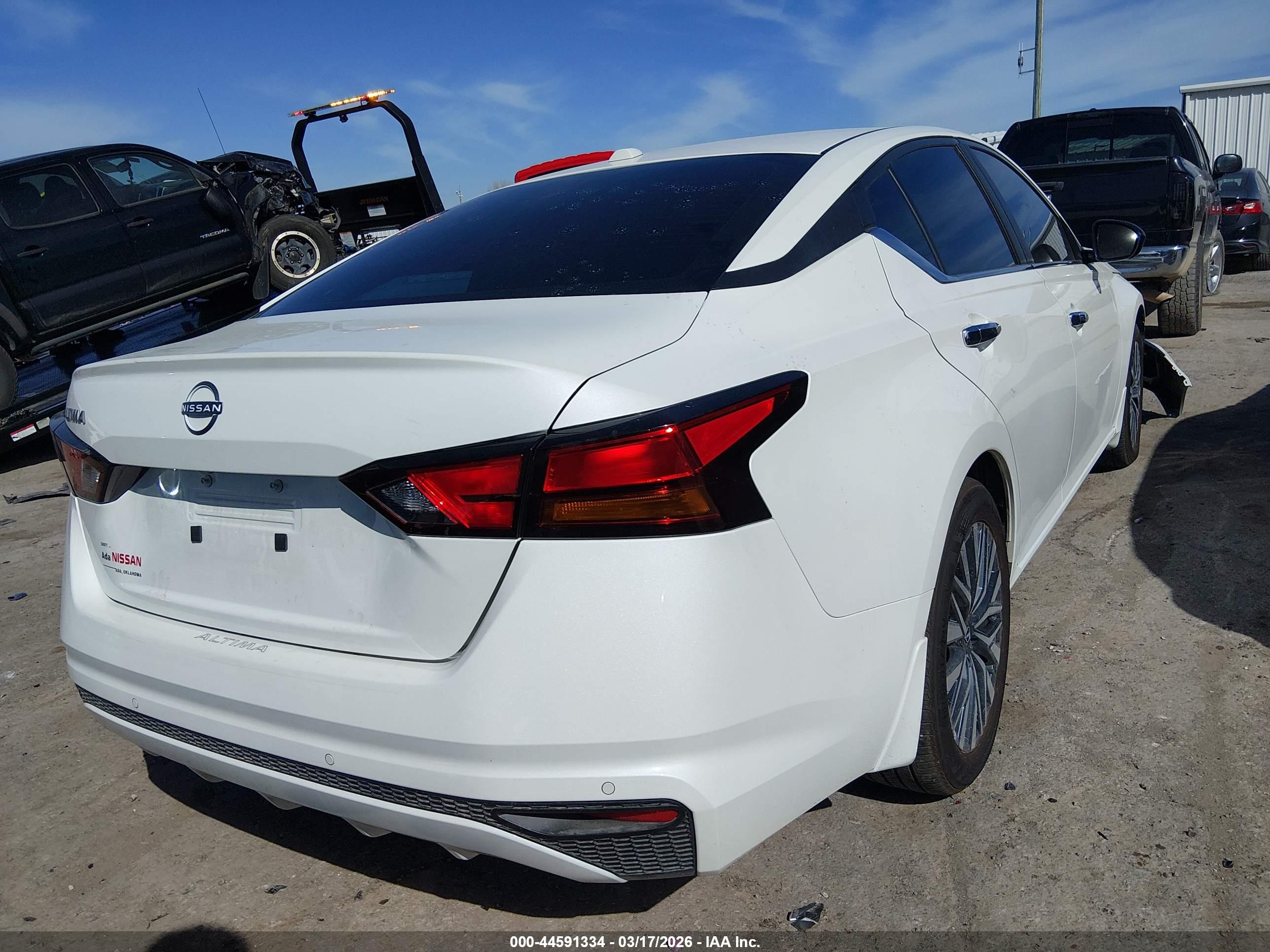 NISSAN ALTIMA image 4