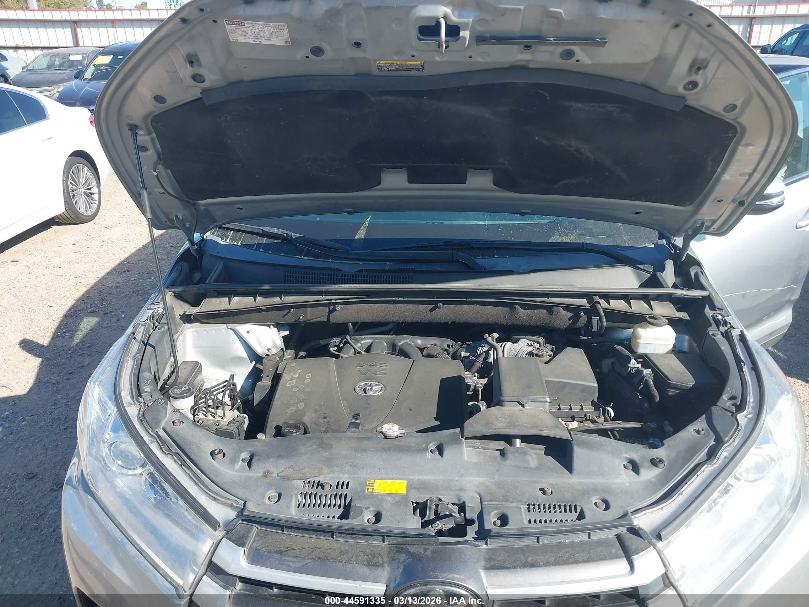 TOYOTA HIGHLANDER image 10