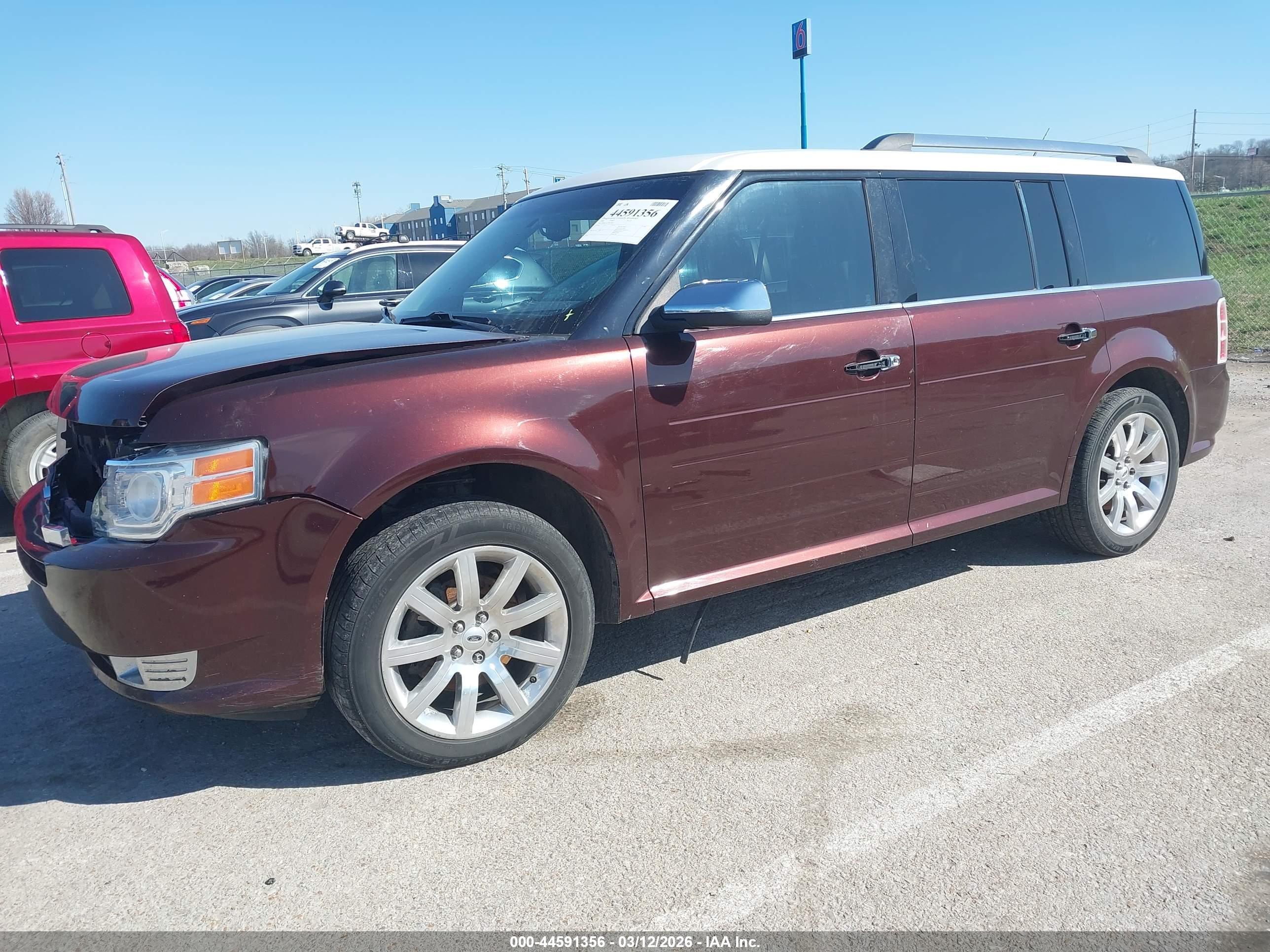 FORD FLEX image 2