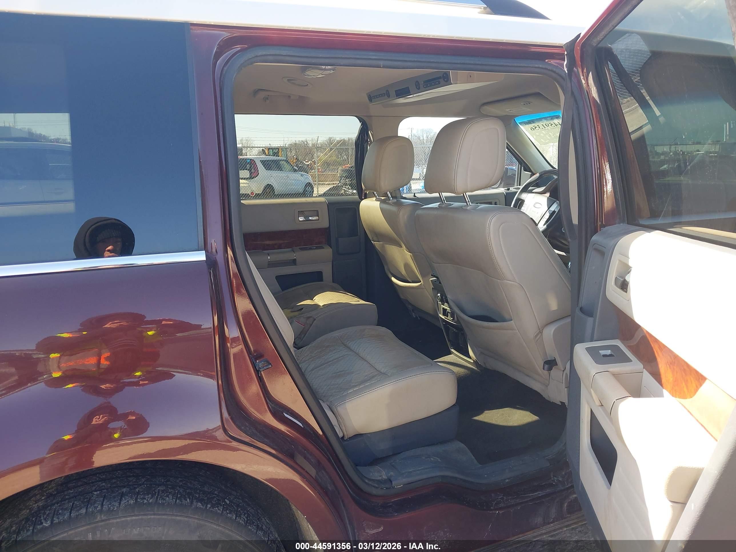 FORD FLEX image 8