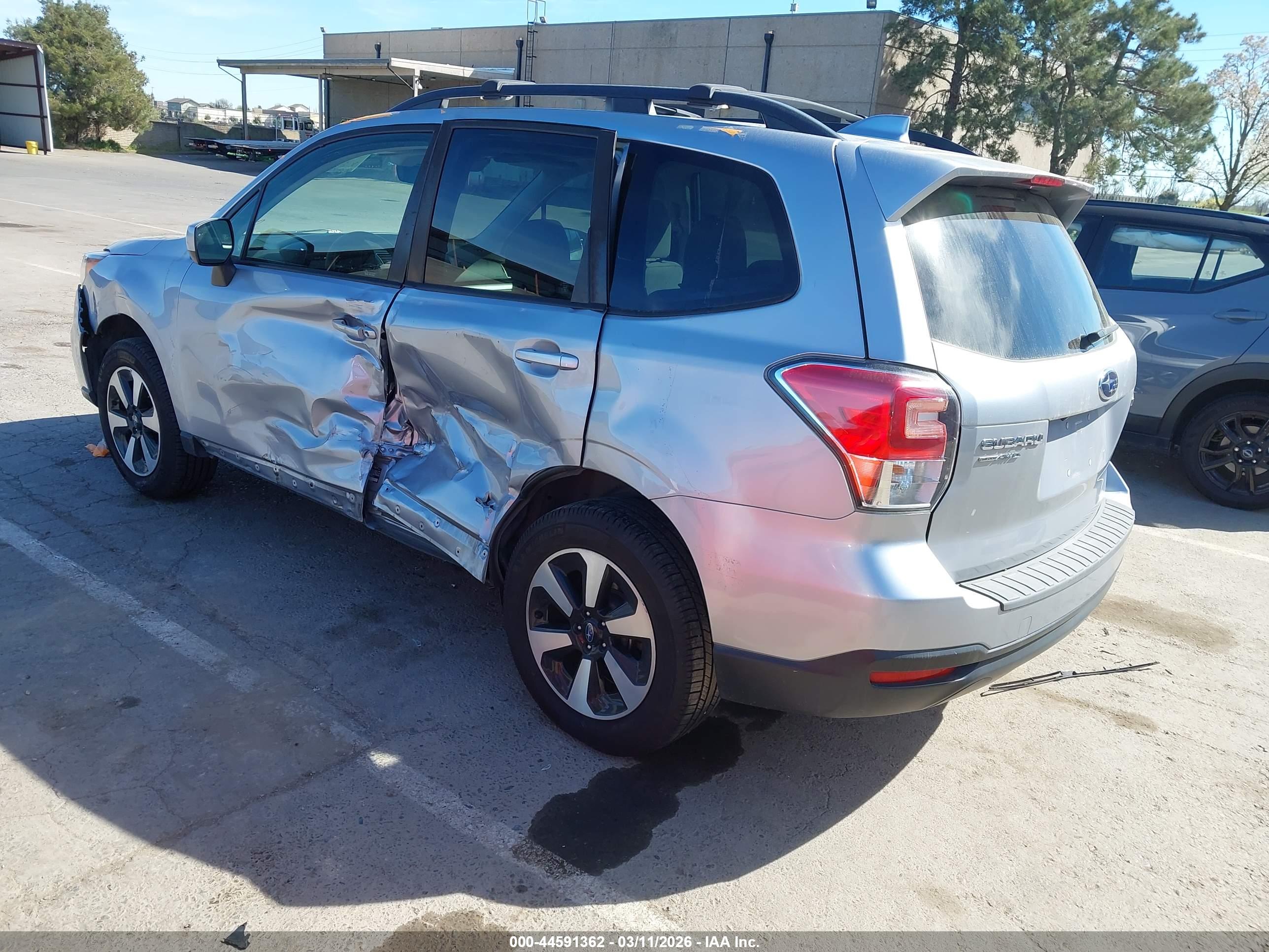 SUBARU FORESTER image 3