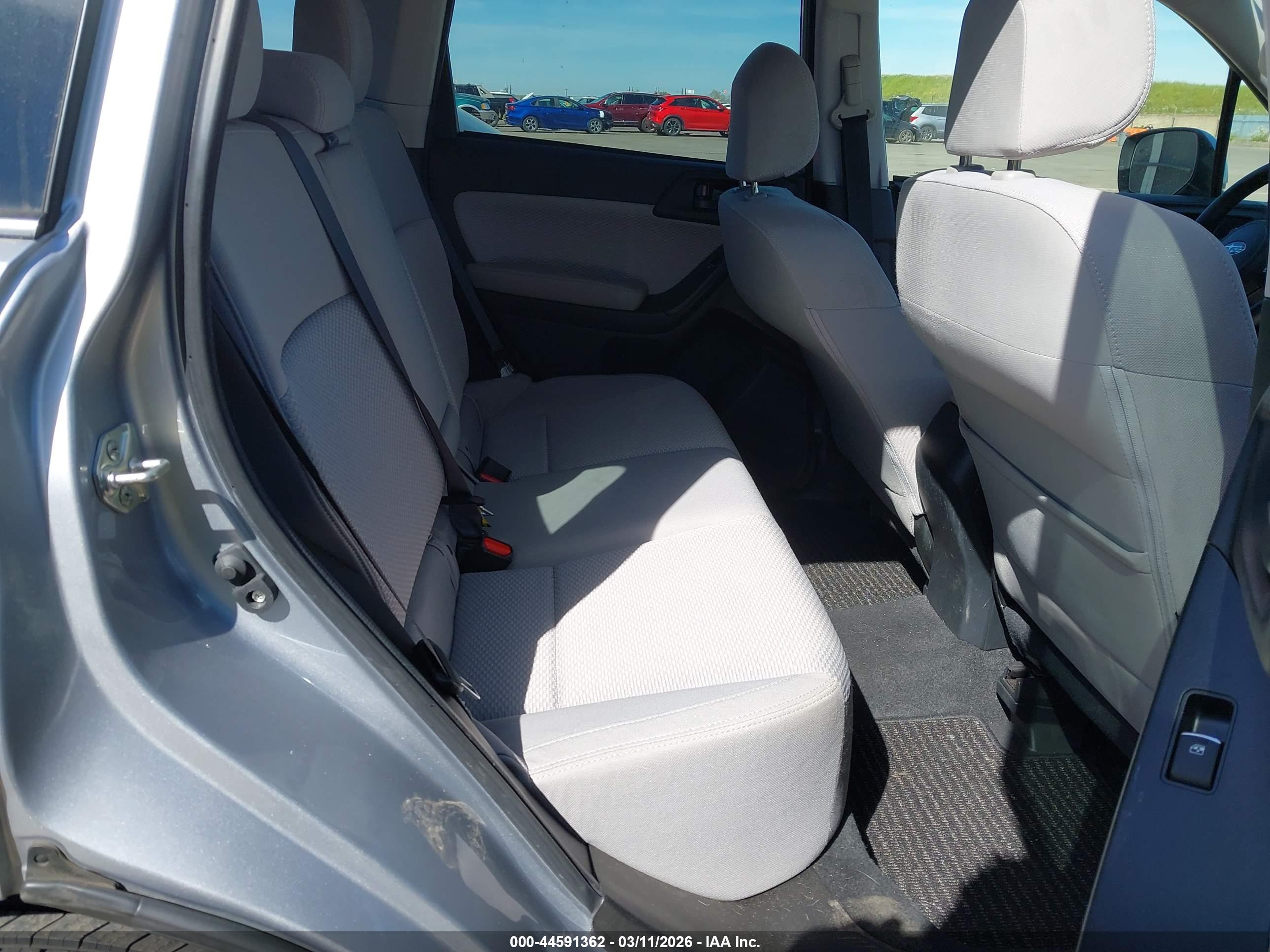 SUBARU FORESTER image 8