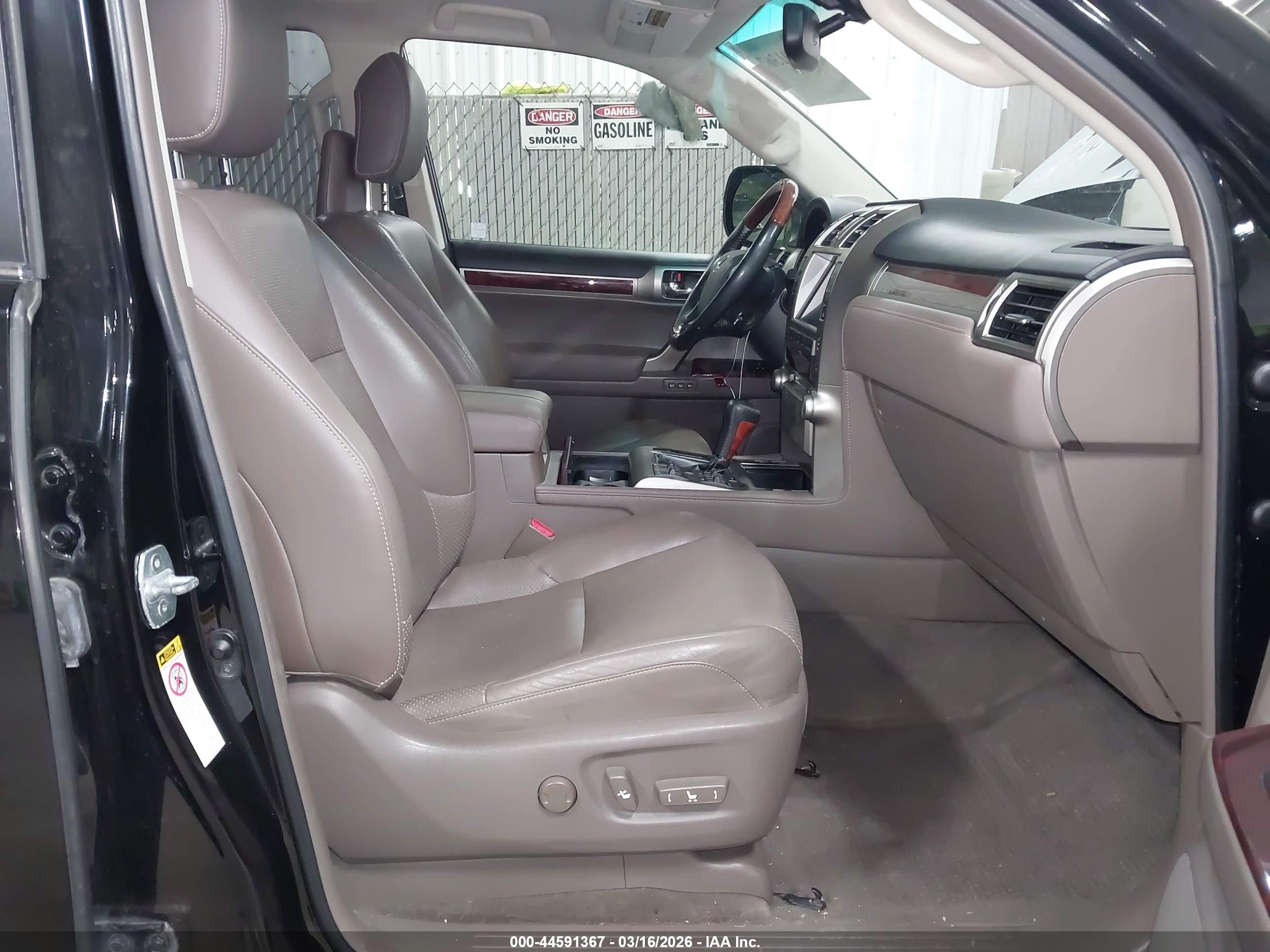 LEXUS GX image 5
