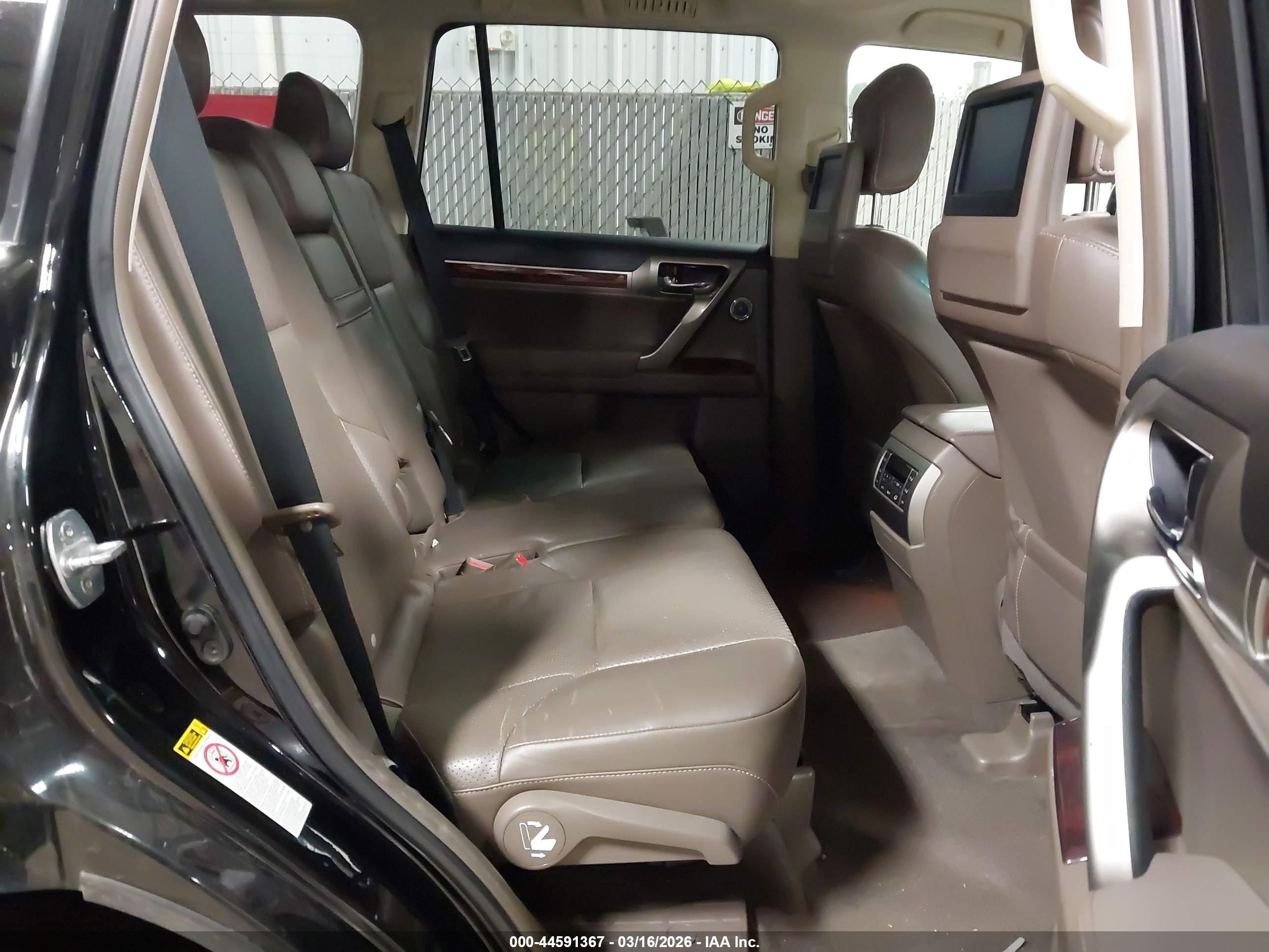 LEXUS GX image 8