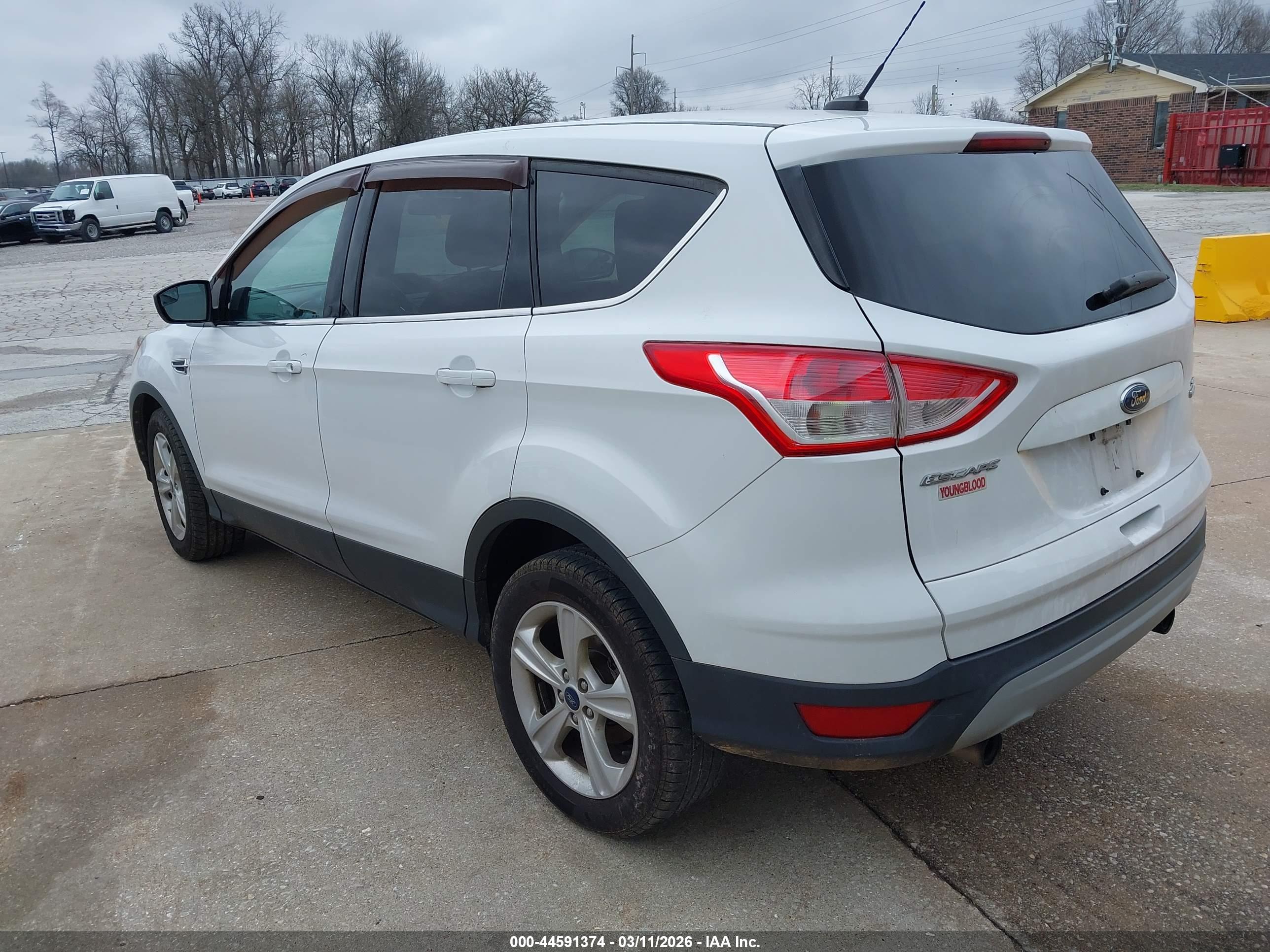 FORD ESCAPE image 3