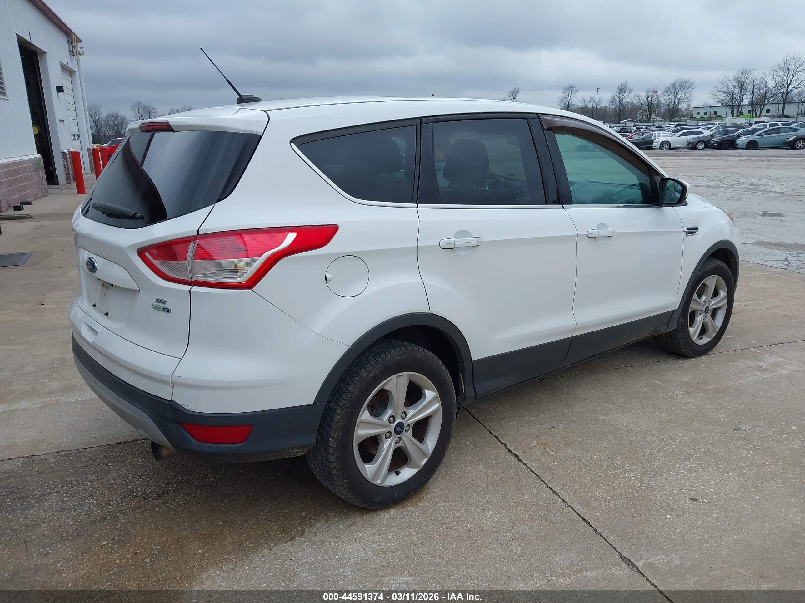 FORD ESCAPE image 4