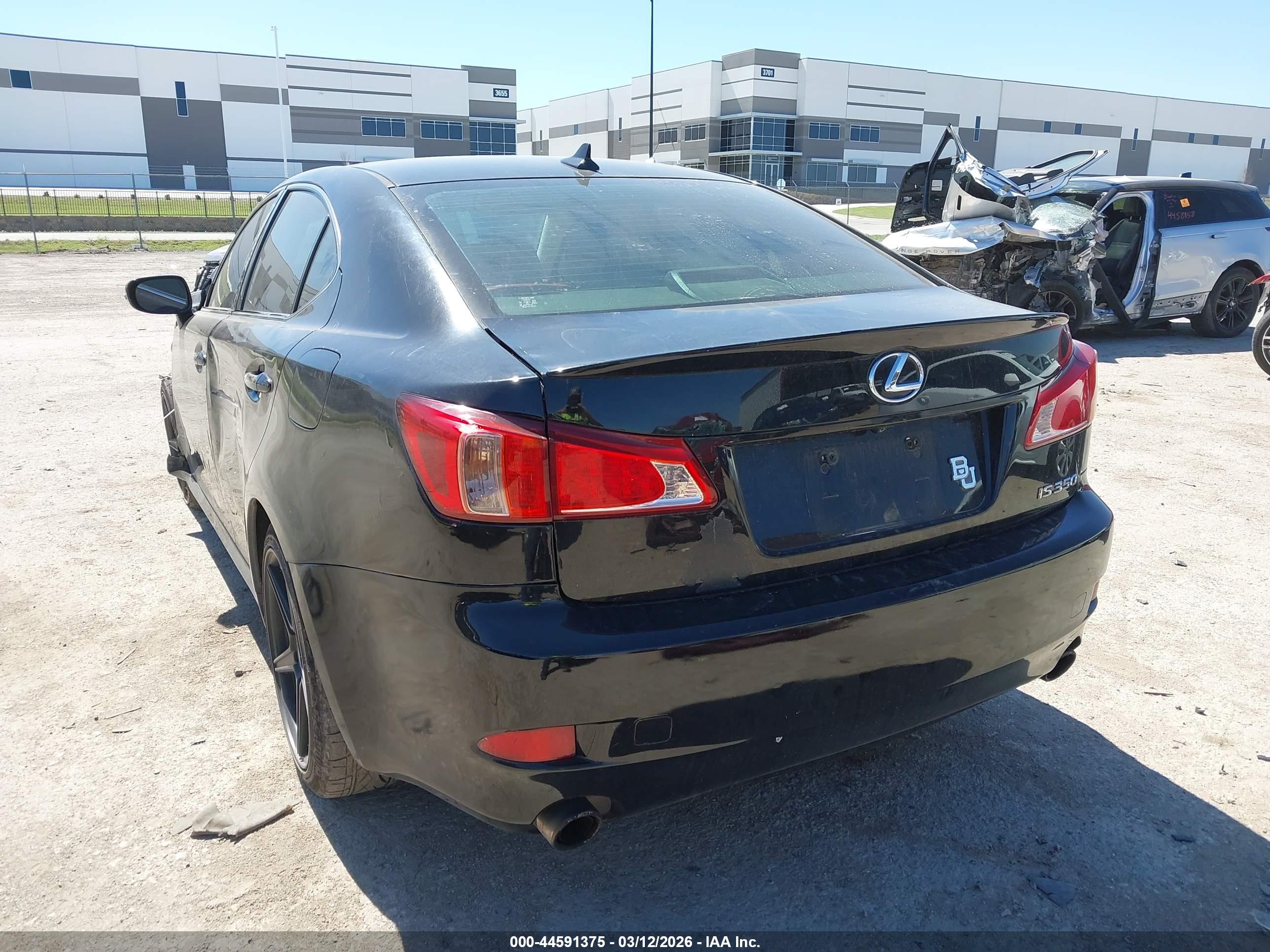 LEXUS IS image 3