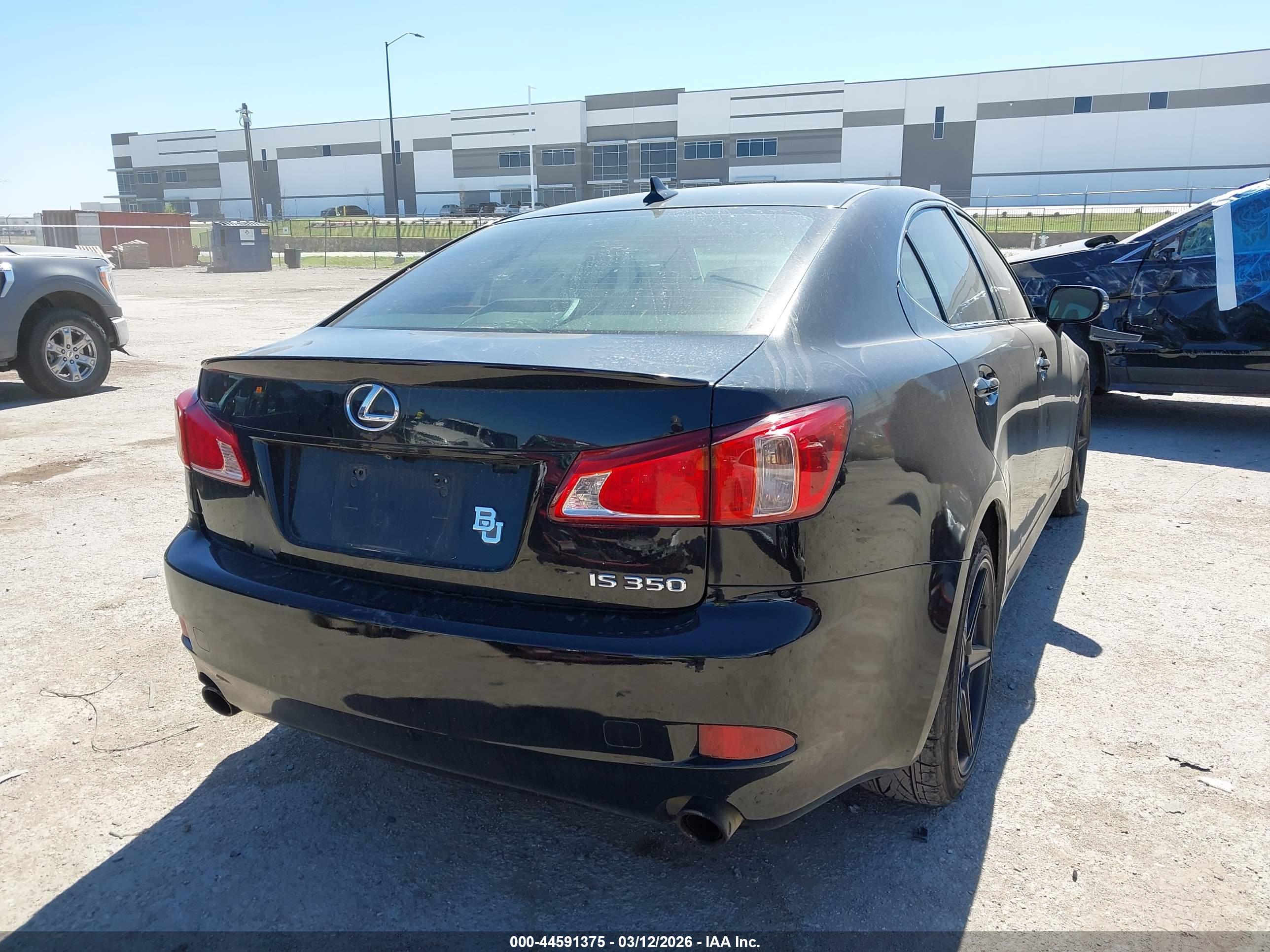 LEXUS IS image 4