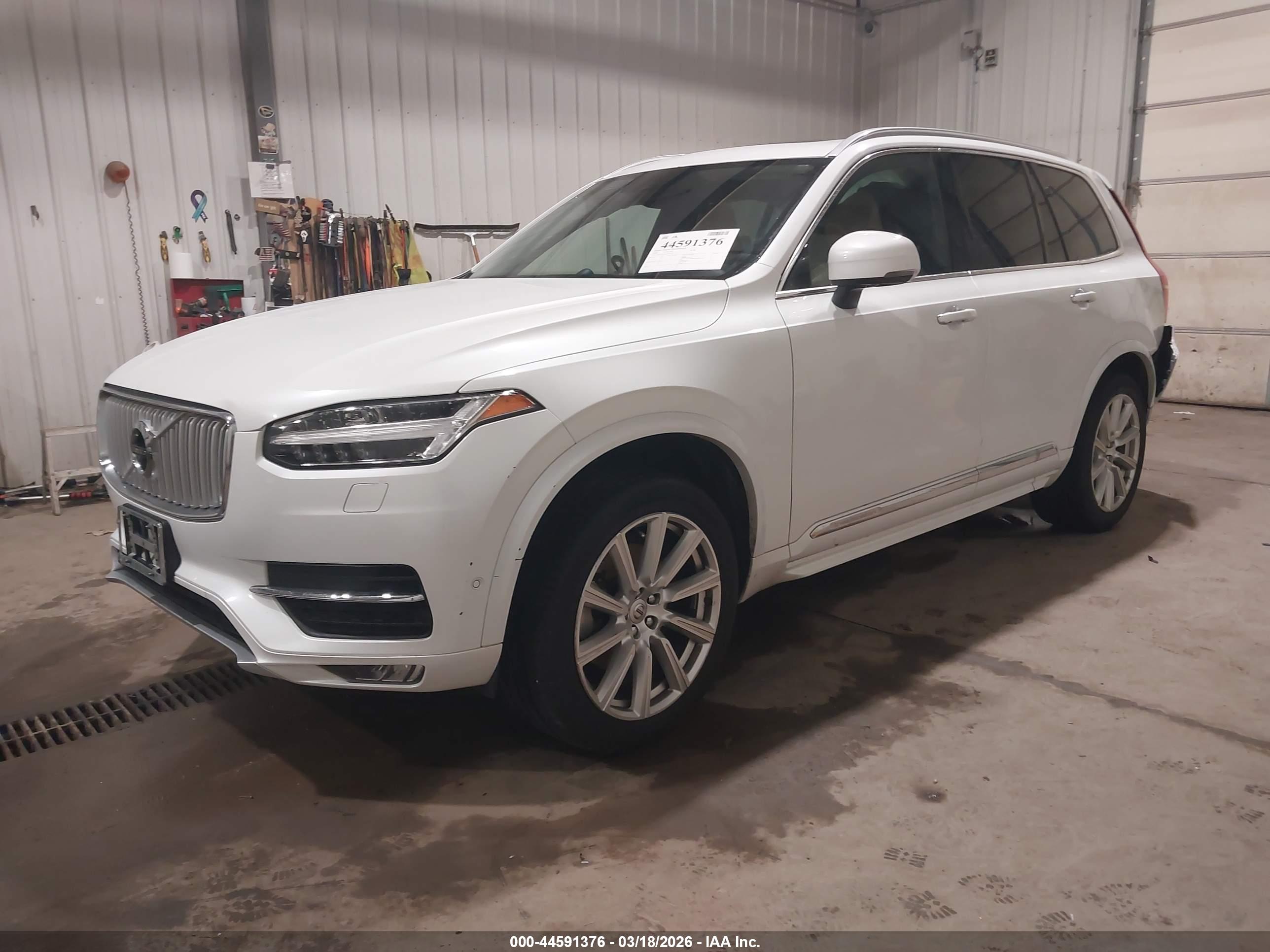 VOLVO XC90 image 2