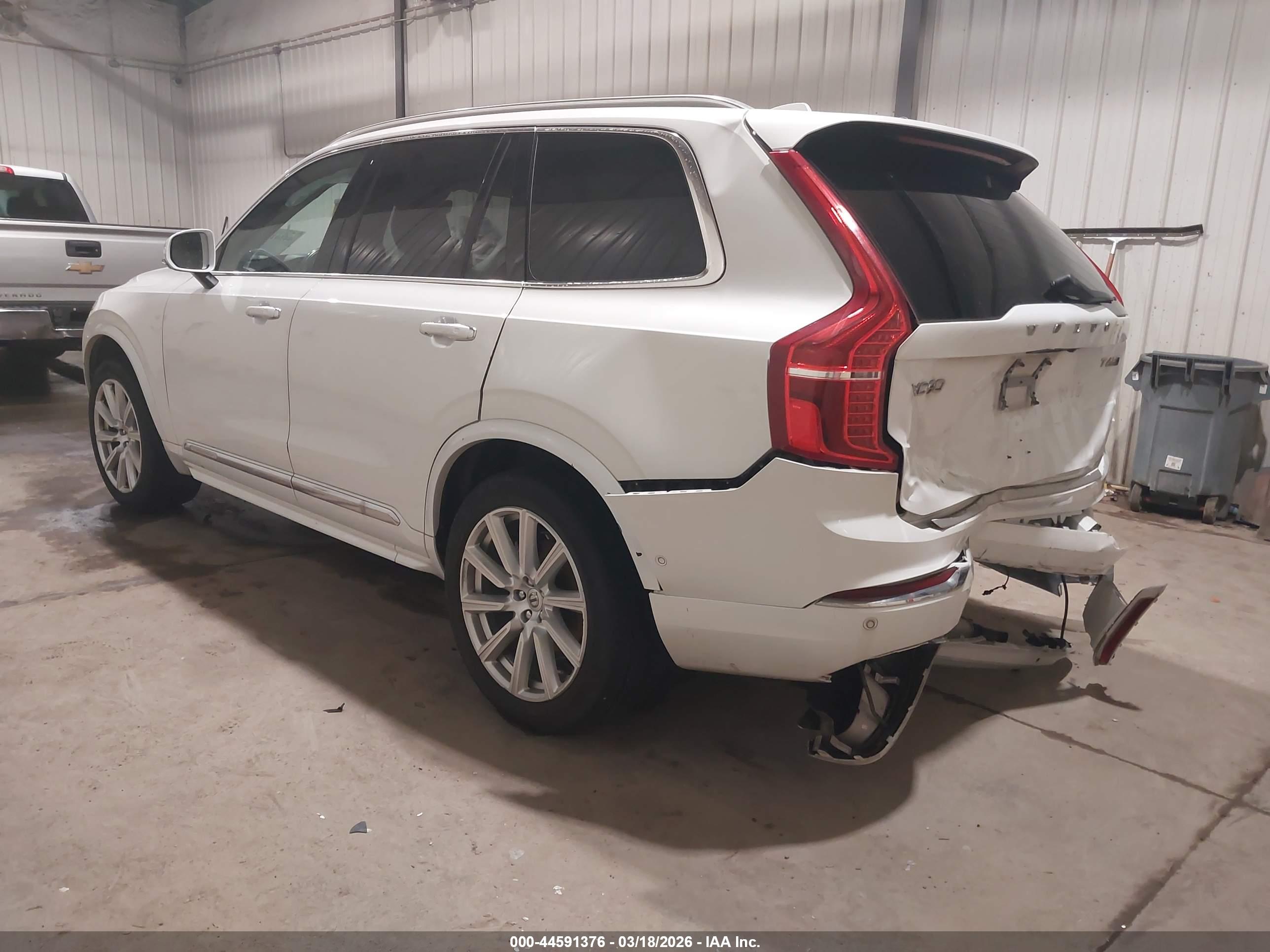 VOLVO XC90 image 3