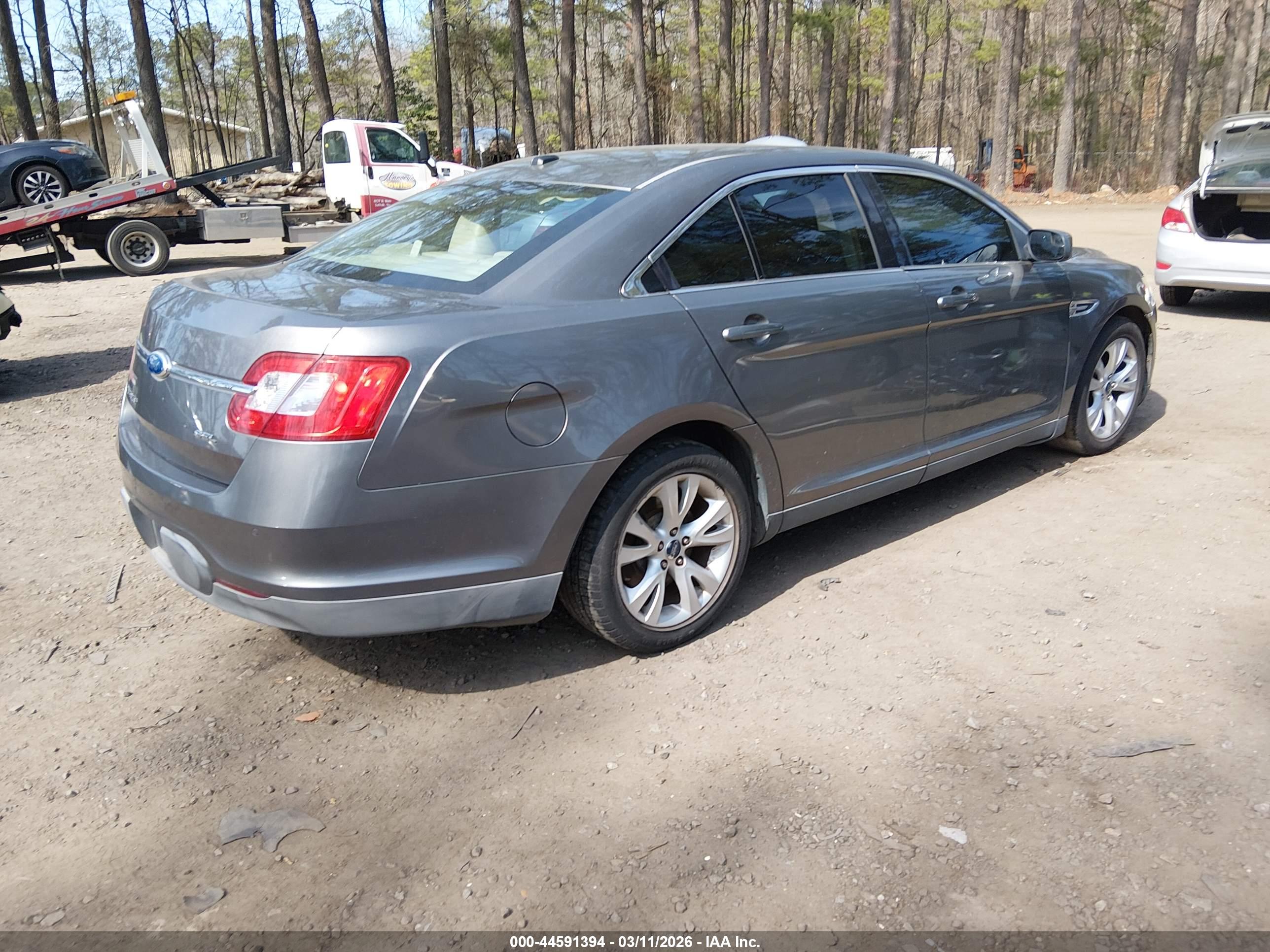 FORD TAURUS image 4