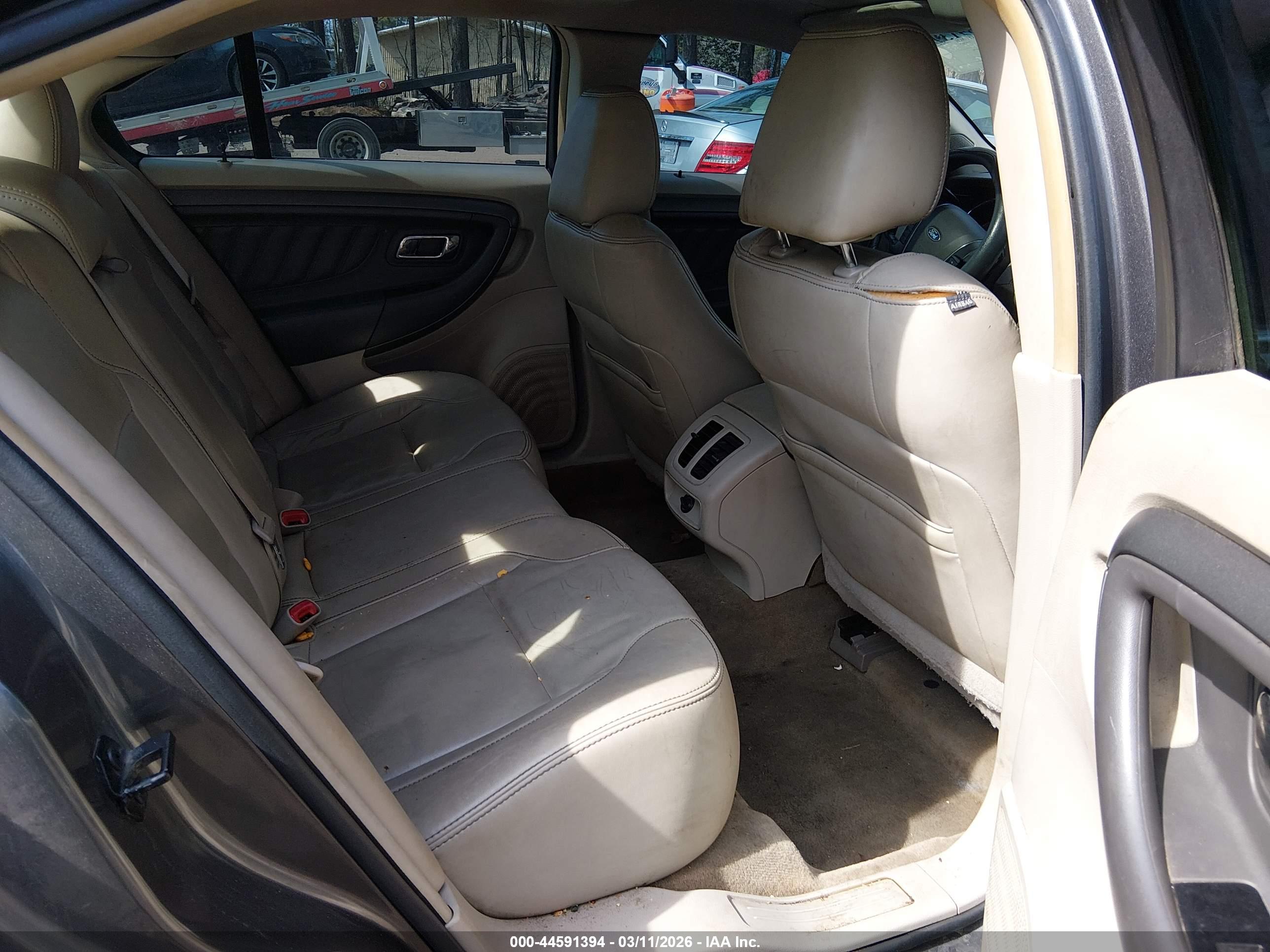 FORD TAURUS image 8