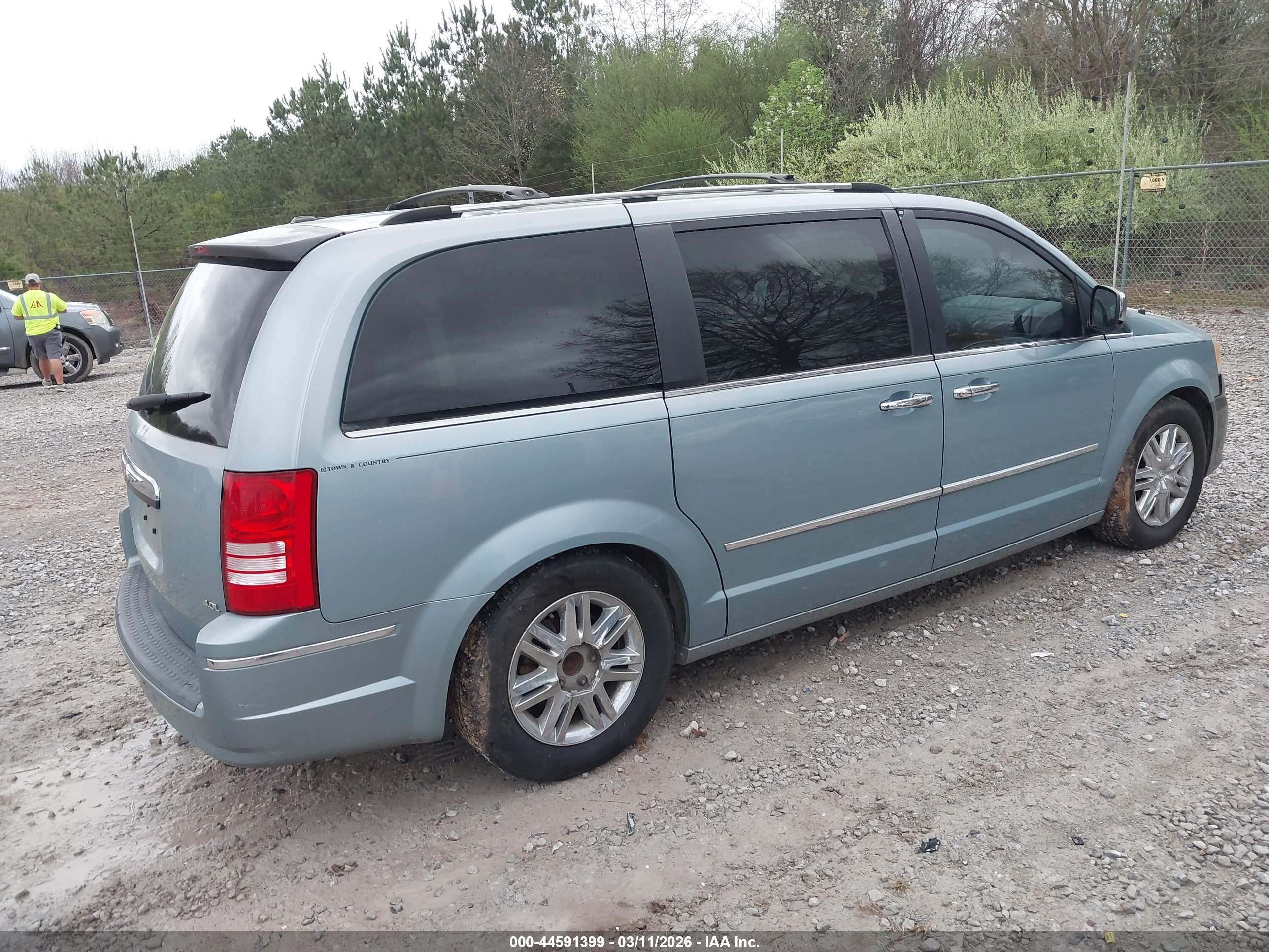 CHRYSLER TOWN image 4