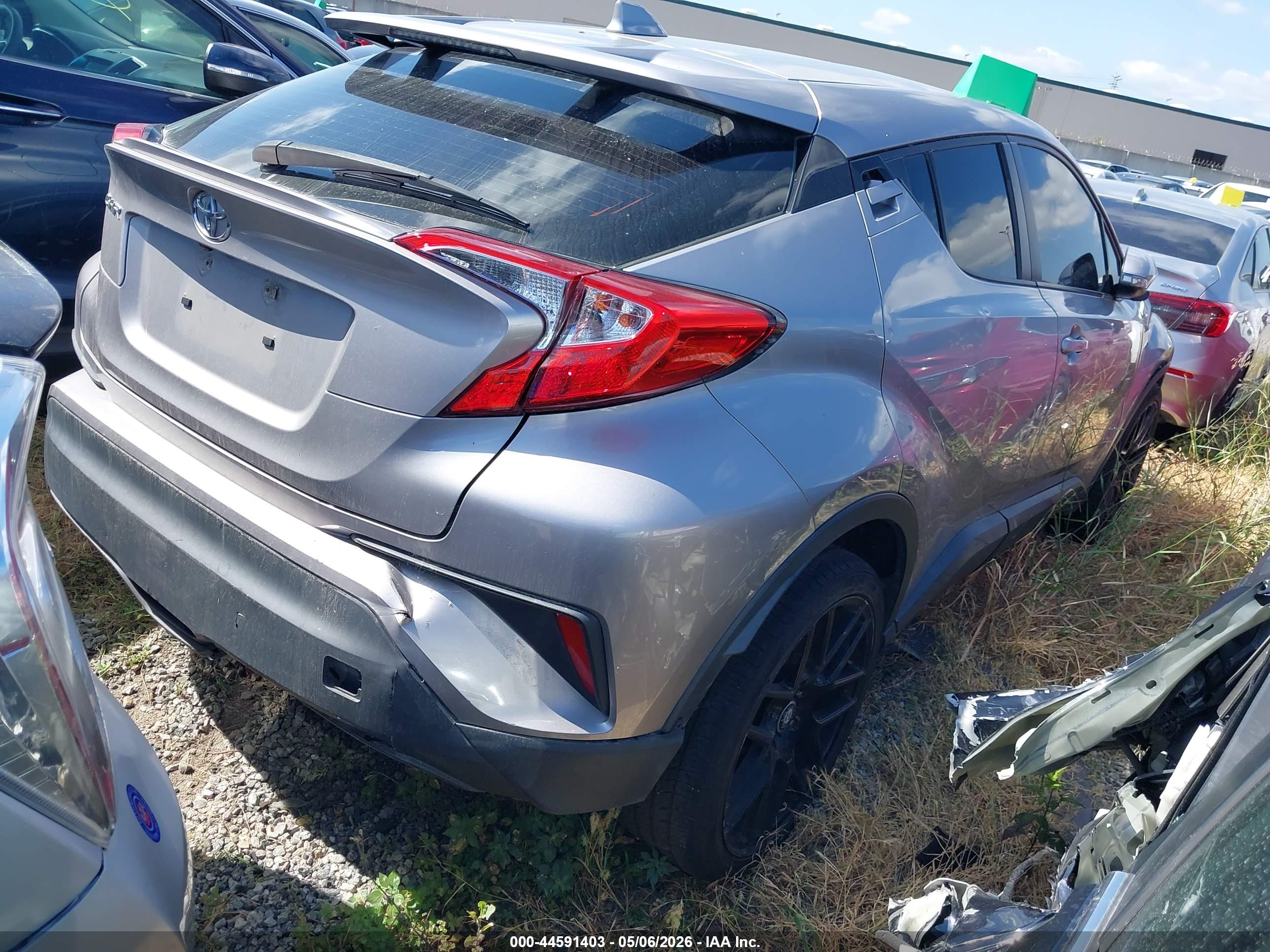 TOYOTA C-HR image 4