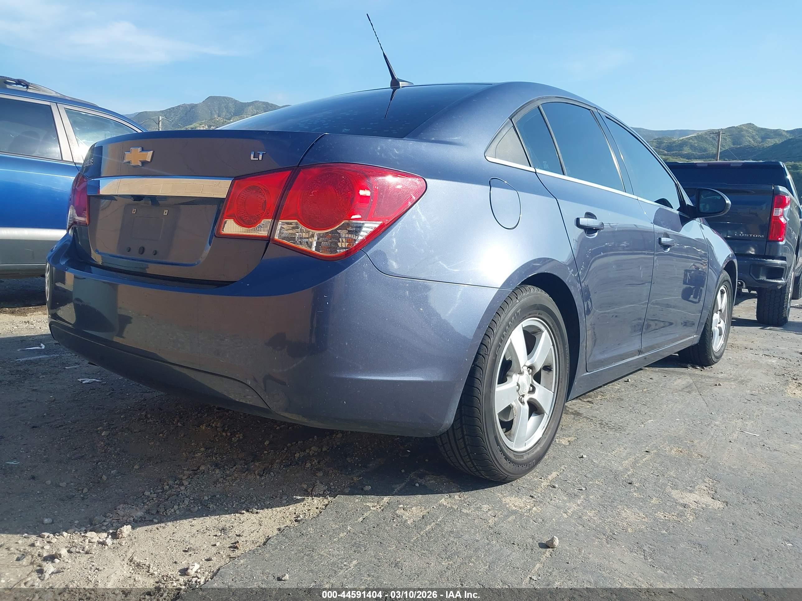 CHEVROLET CRUZE image 4