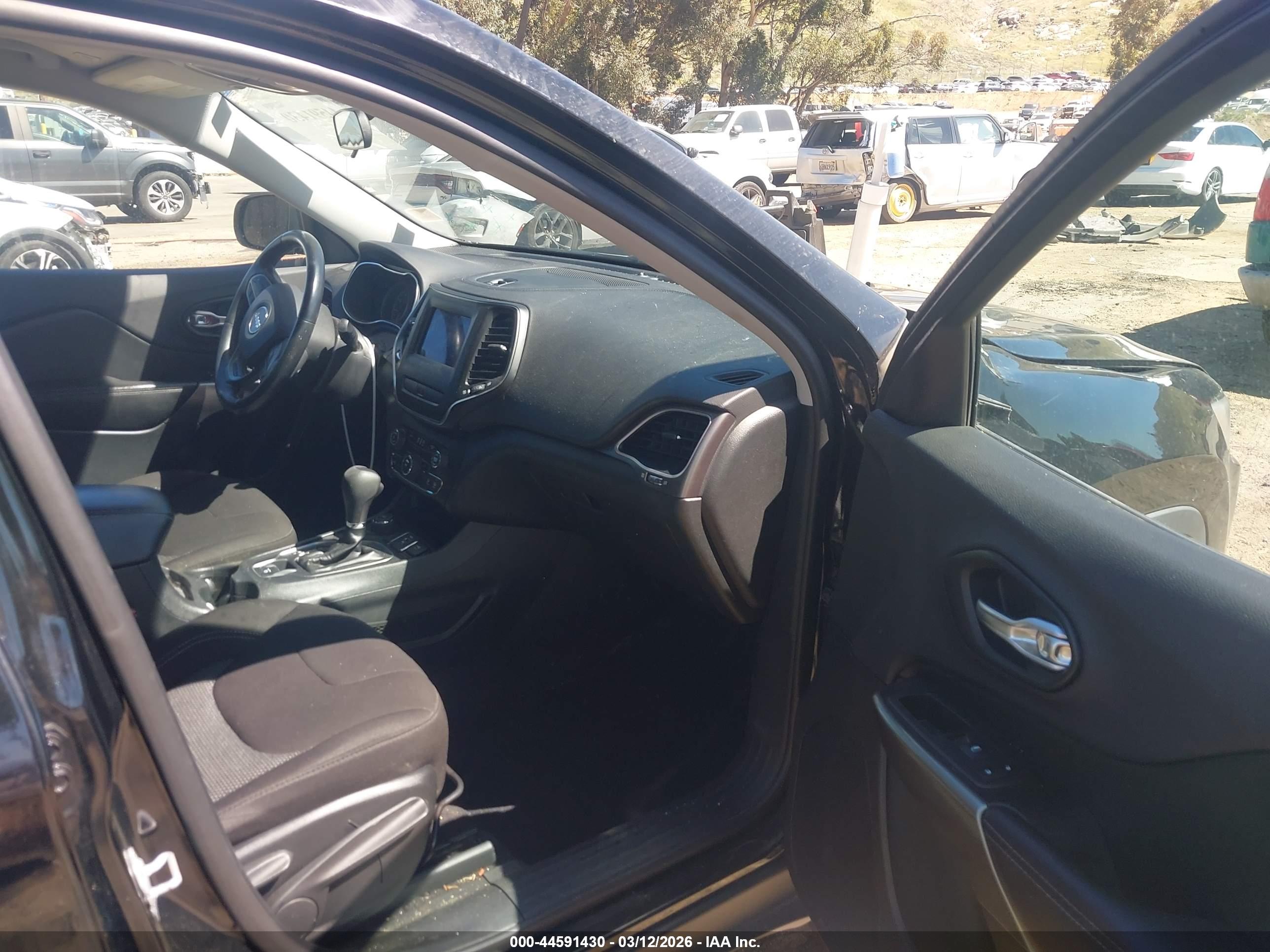JEEP CHEROKEE image 5