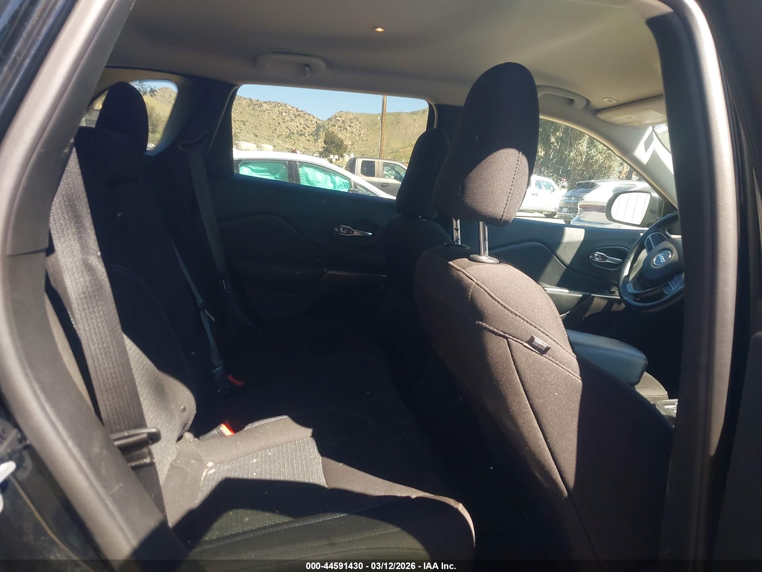 JEEP CHEROKEE image 8