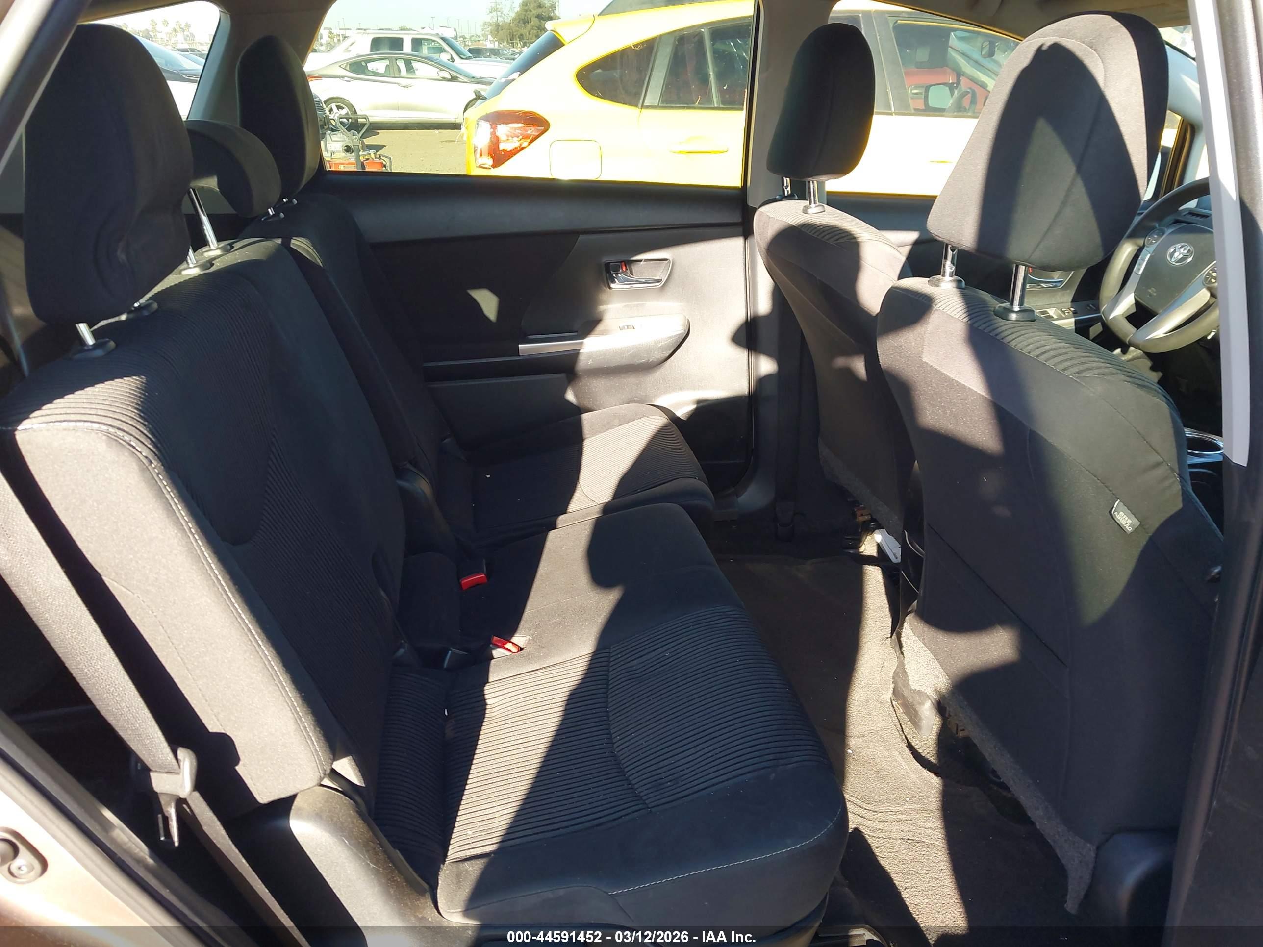 TOYOTA PRIUS image 8