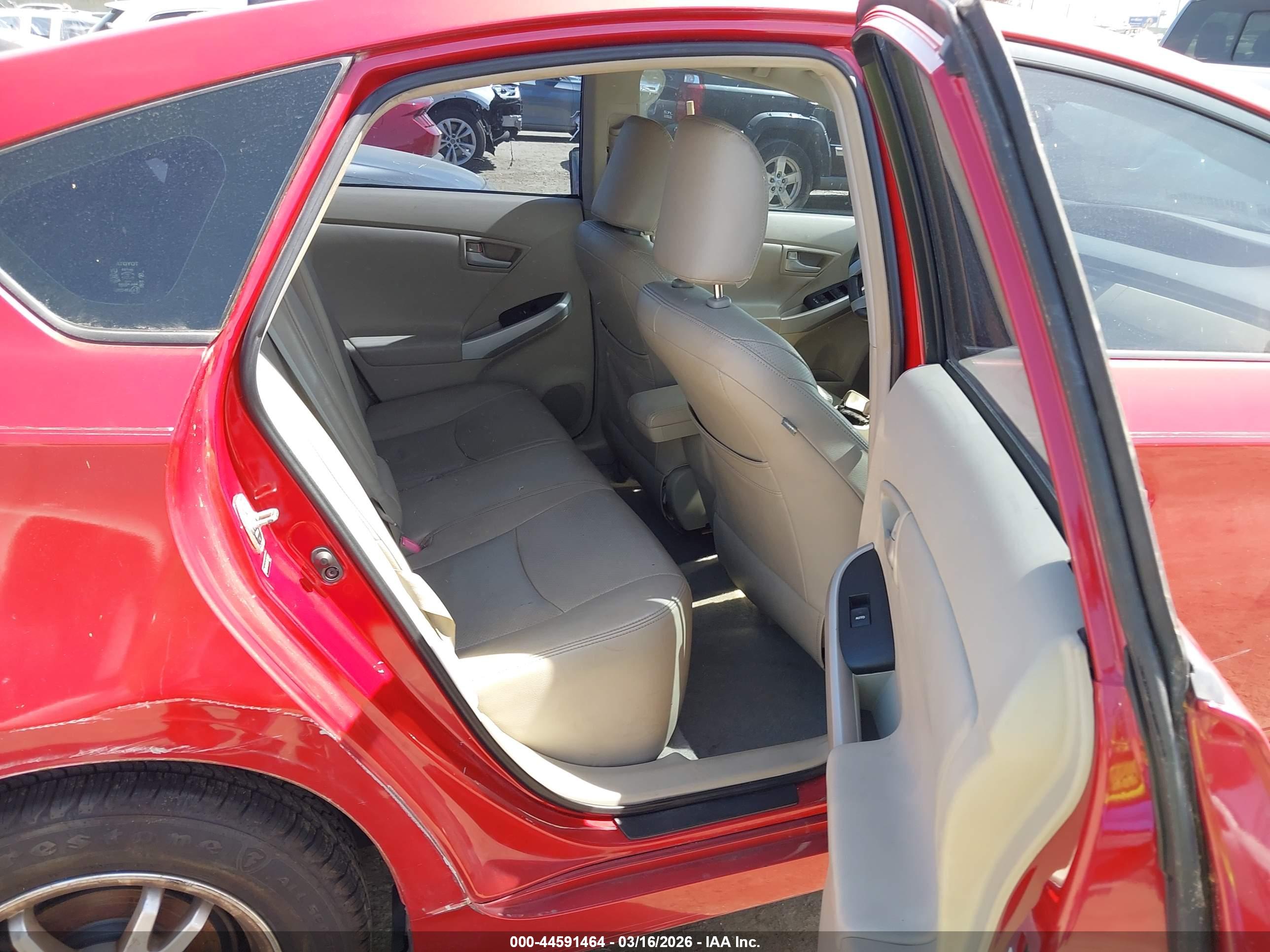 TOYOTA PRIUS image 8