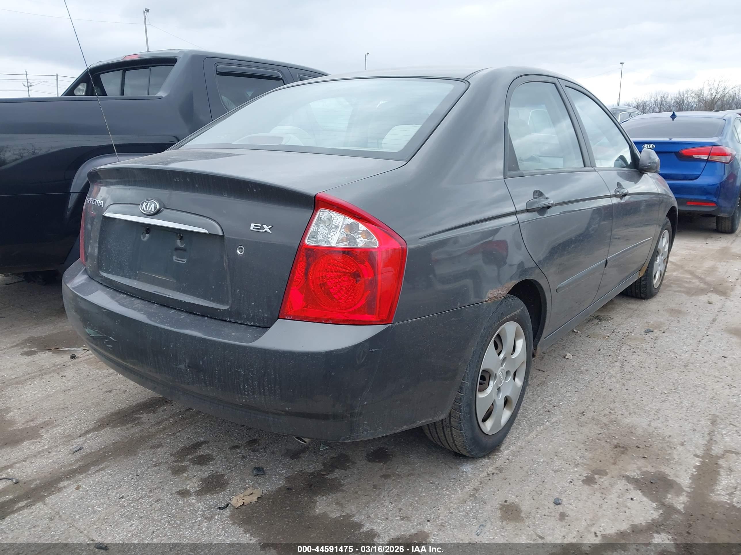 KIA SPECTRA image 4