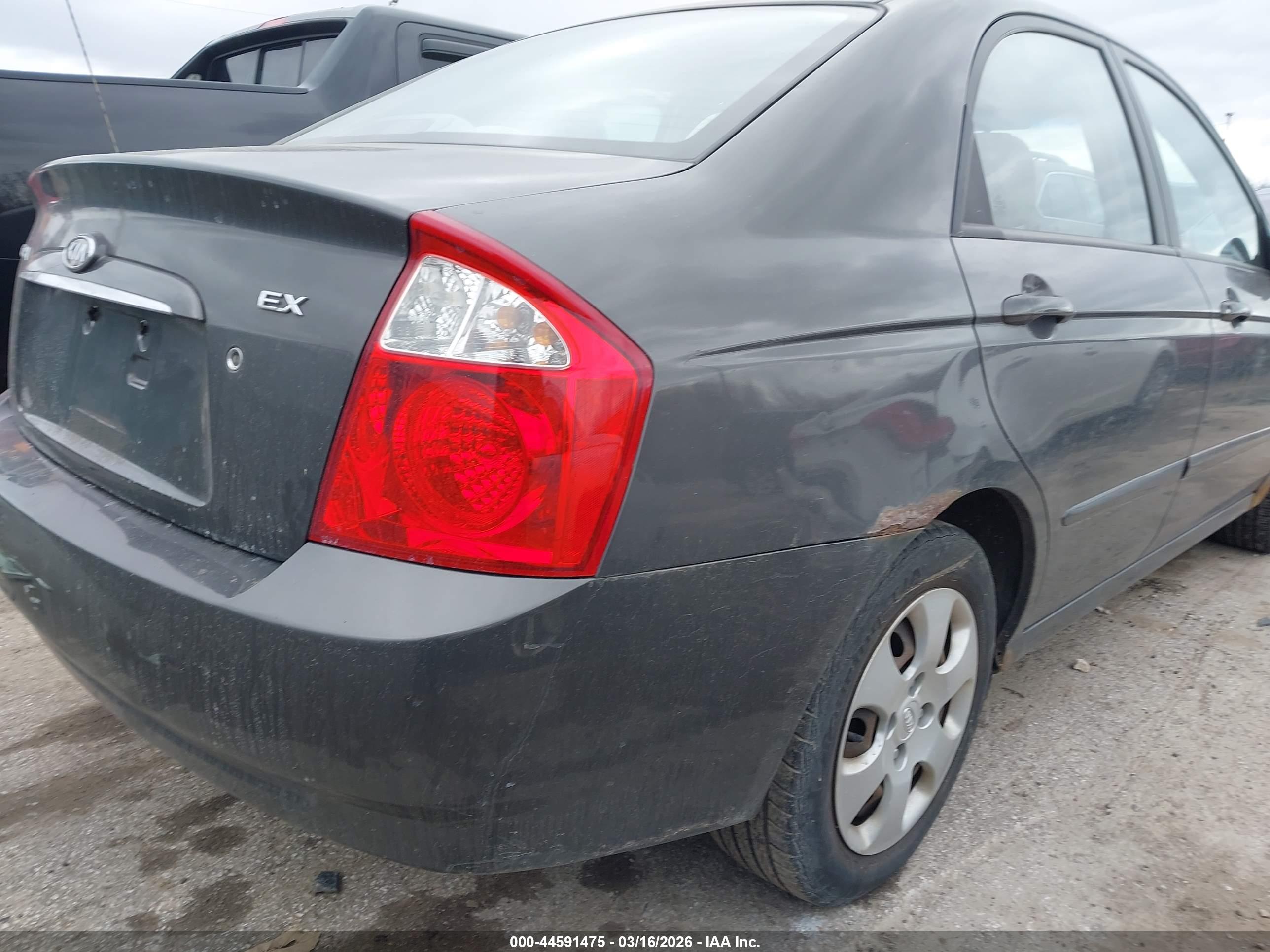 KIA SPECTRA image 6