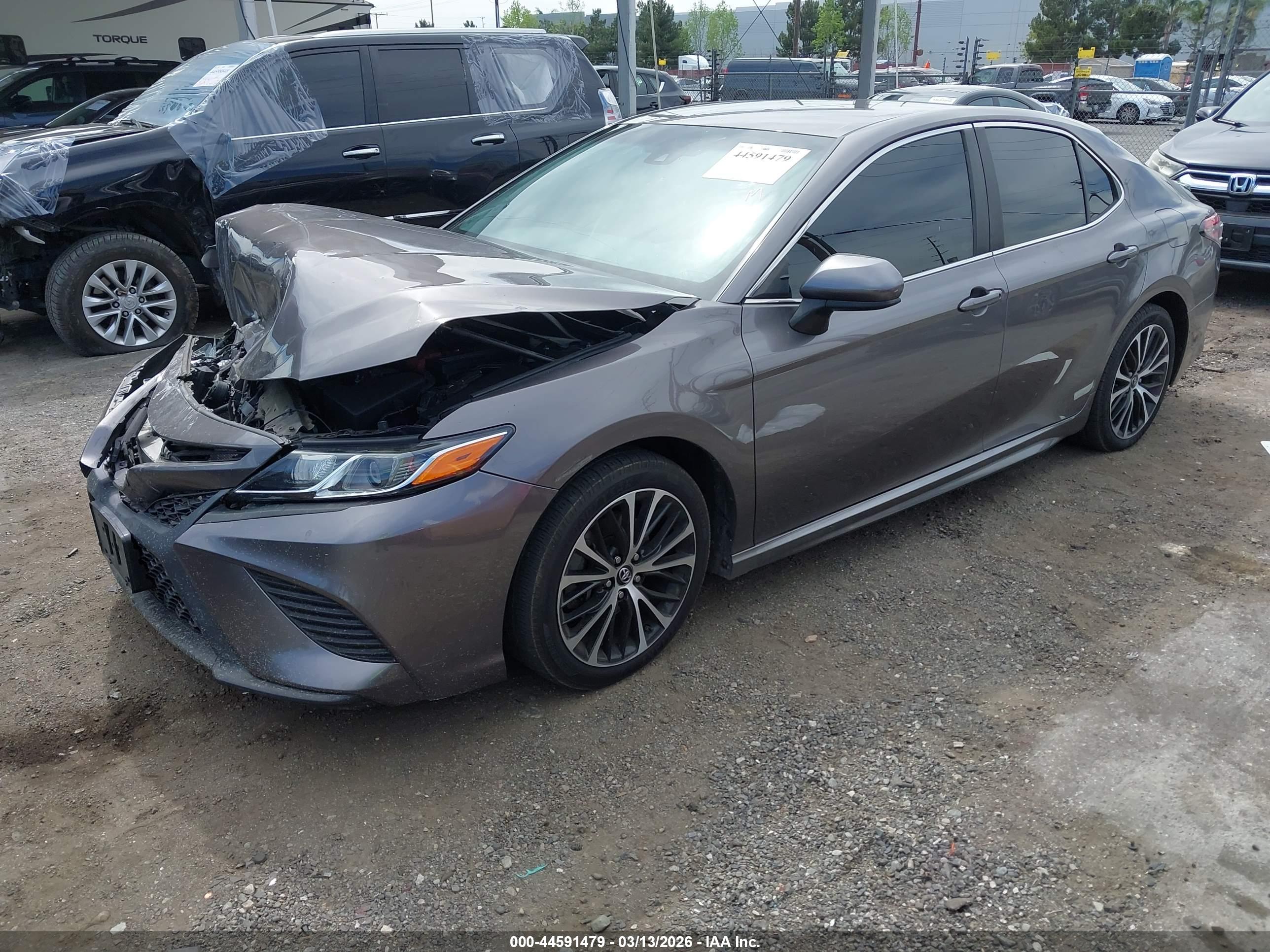 TOYOTA CAMRY image 2